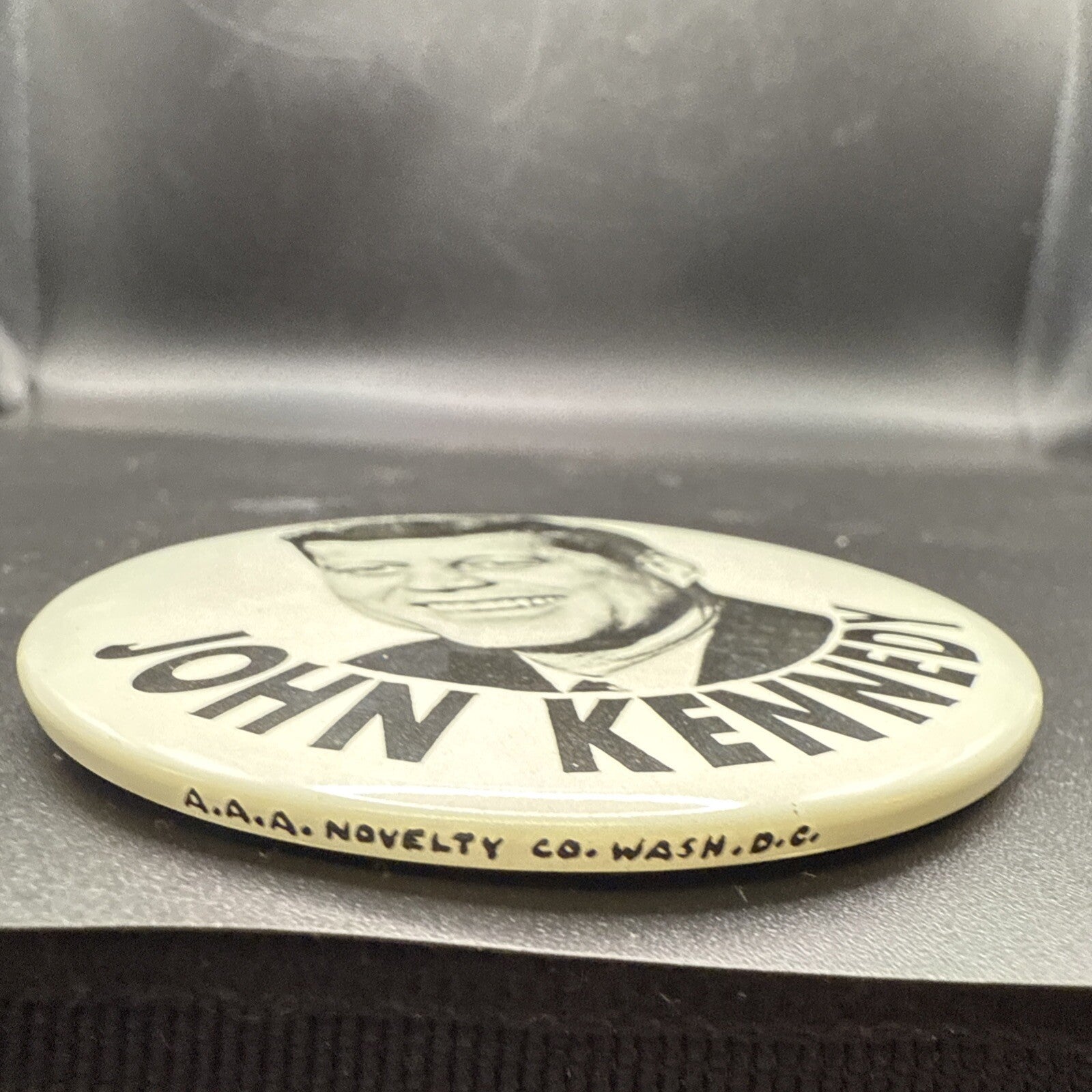 1960 John F. Kennedy 3 Inch Pin-Back Campaign Button pin