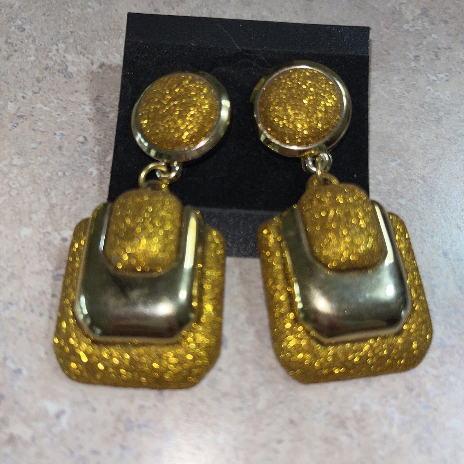 Vintage Dangle Cip On  Earrings Gold Tone