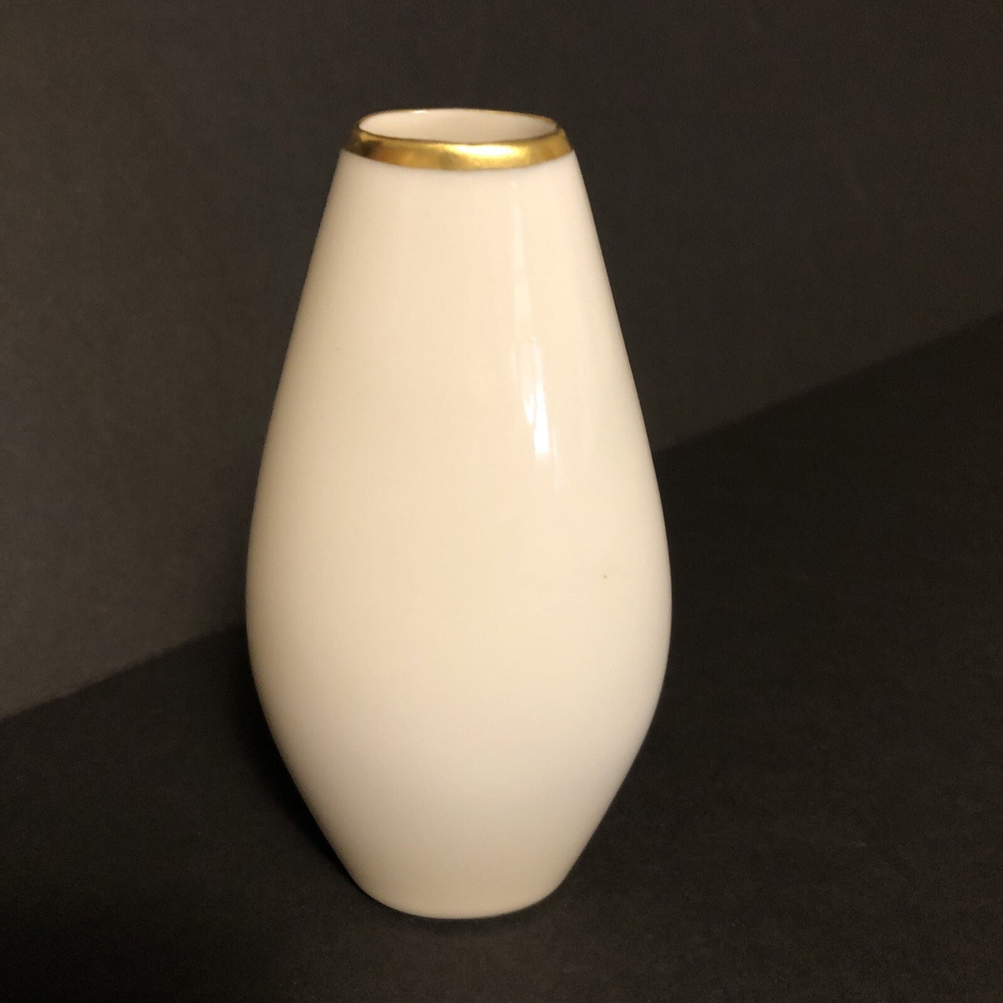 Lindnet Kueps Bavaria Germany Bud Vase Churches 257 22 Handgemalt White & Gold