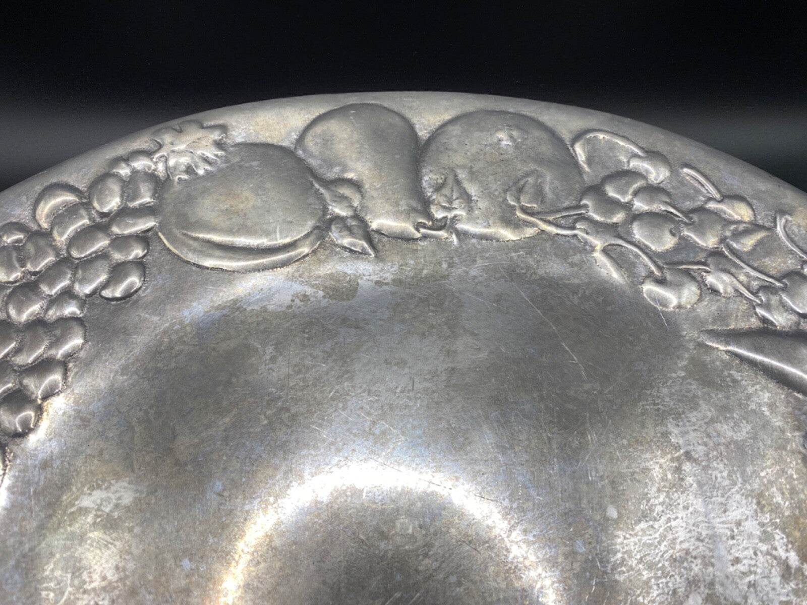 Oval RWP The Wilton Co. Armetale  Pewter Oval fruit Serving Platter 15" x 12"