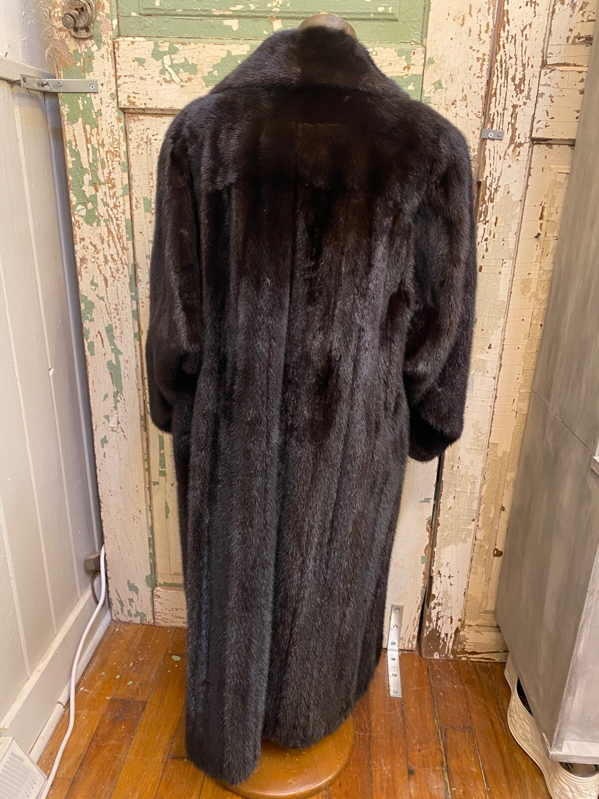 Vintage Brown Fur Authentic Mink Coat Barth-Wind Furs Skokie, Illinois Custom