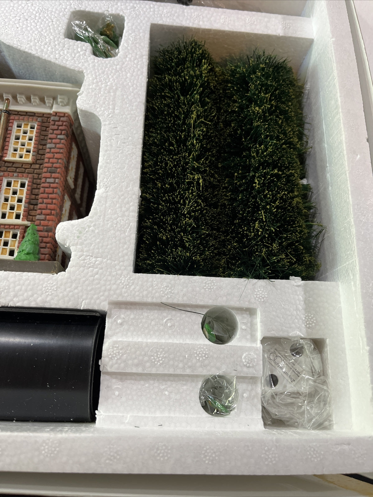 NEW Department Dept 56 Kensington Palace Dickens Village Series 58309 1998