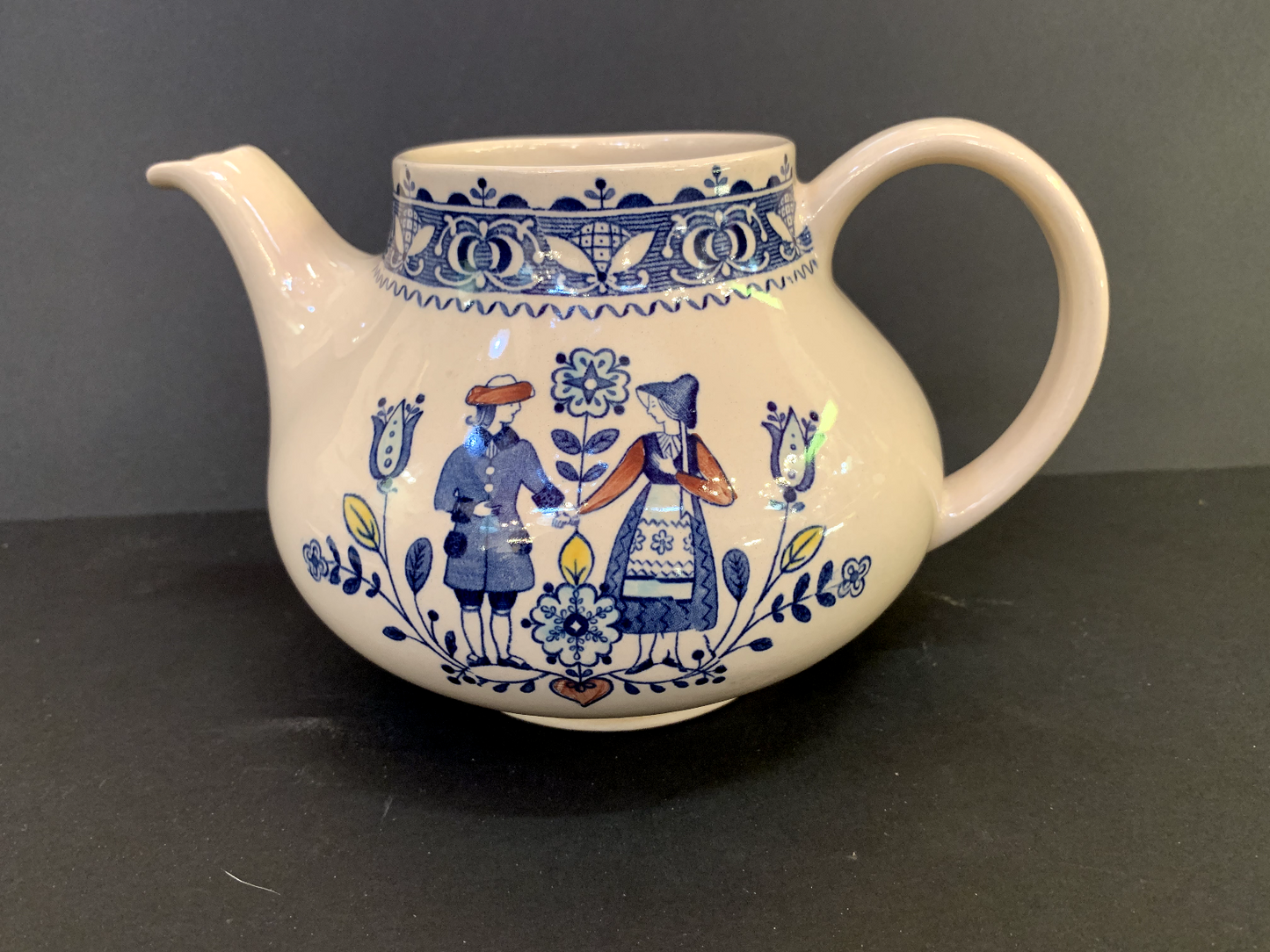 Staffordshire Old Granite Hearts & Flowers teapot - NO LID