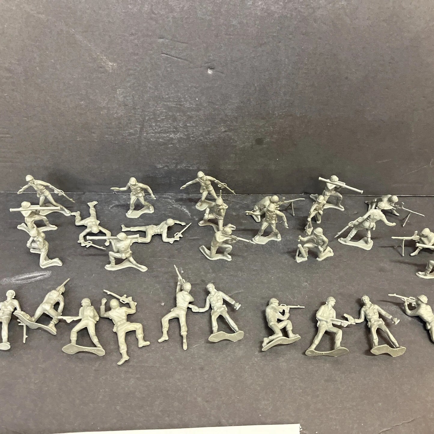 Lot of 30 Vintage 2" Green Plastic Toy Soldiers Army Men