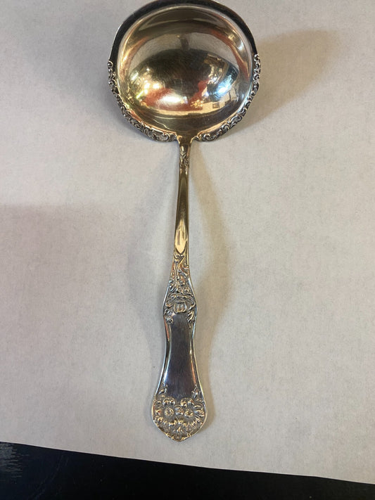 VINTAGE WM ROGERS & SON LARGE SILVER PLATE AA GRAVY LADLE   