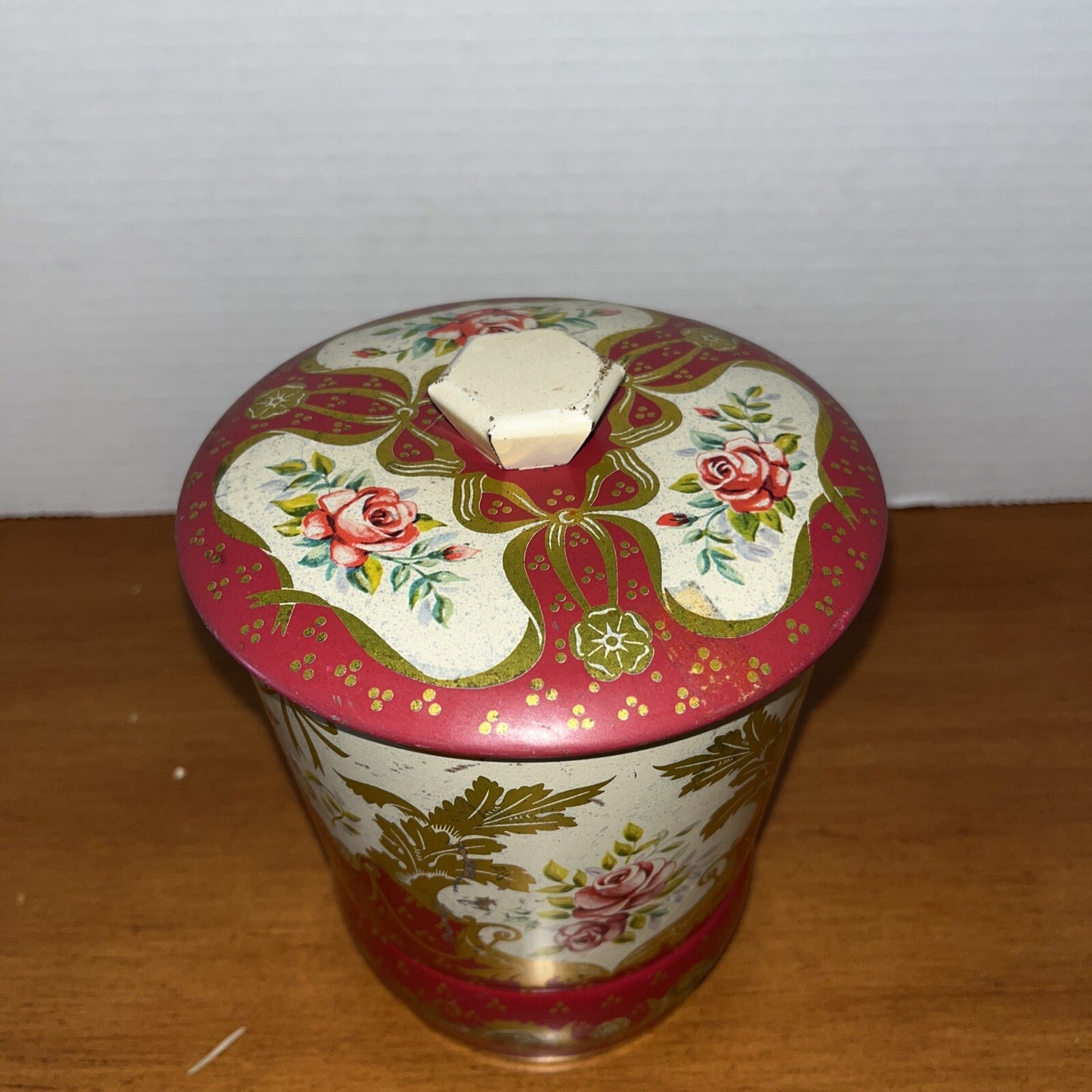 Red CANDY Roses Red Roses TOFFEE TIN George Horner & Co