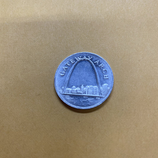 Vintage Gateway Arch MO Sunoco Oil Commemorative Token Landmarks of America Line