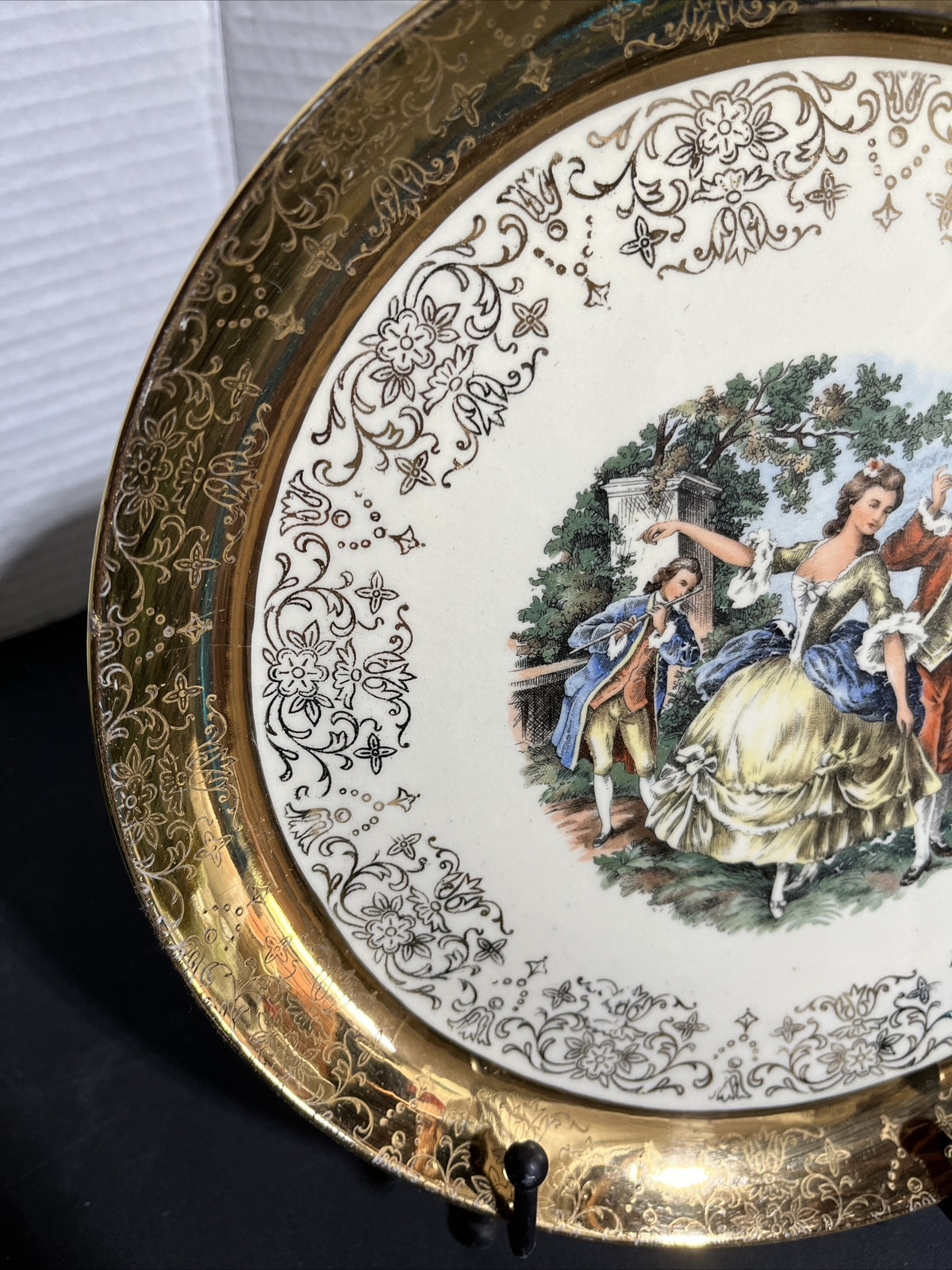 Vintage Sabin Crest of Gold Warranted 22k Dinner Plate Signed
