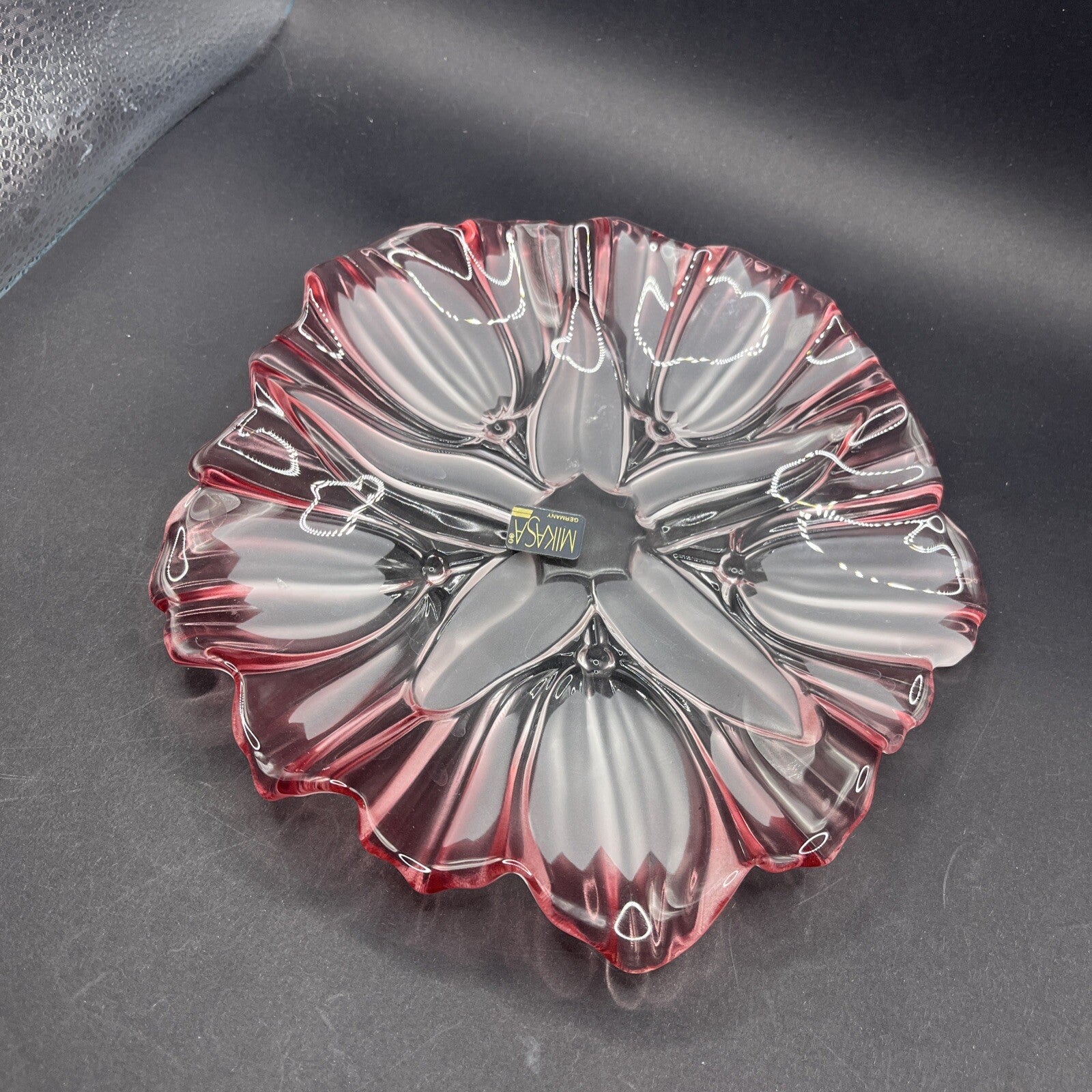 Art Glass Plate Pink Frosted White Tulip Floral Ruffle Edge 8 In Mikasa