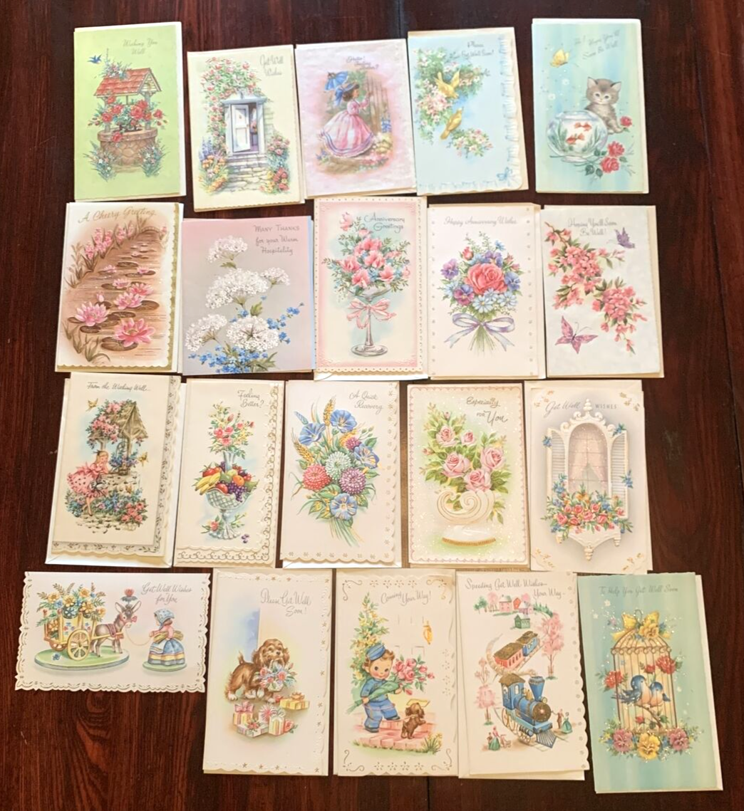 Lot of 20 Vintage Glitter and Golt-Trimmed Greeting Cards