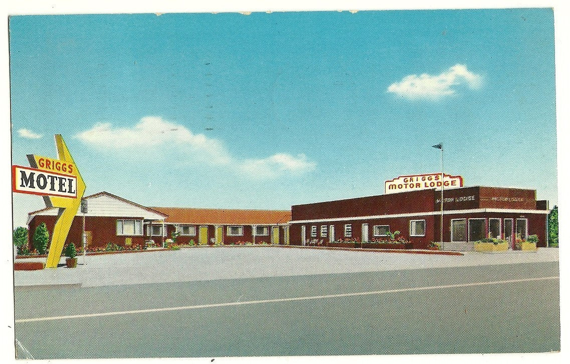 1961 Griggs Hotel Motel Motor Lodge Twin Falls Idaho ID Postcard
