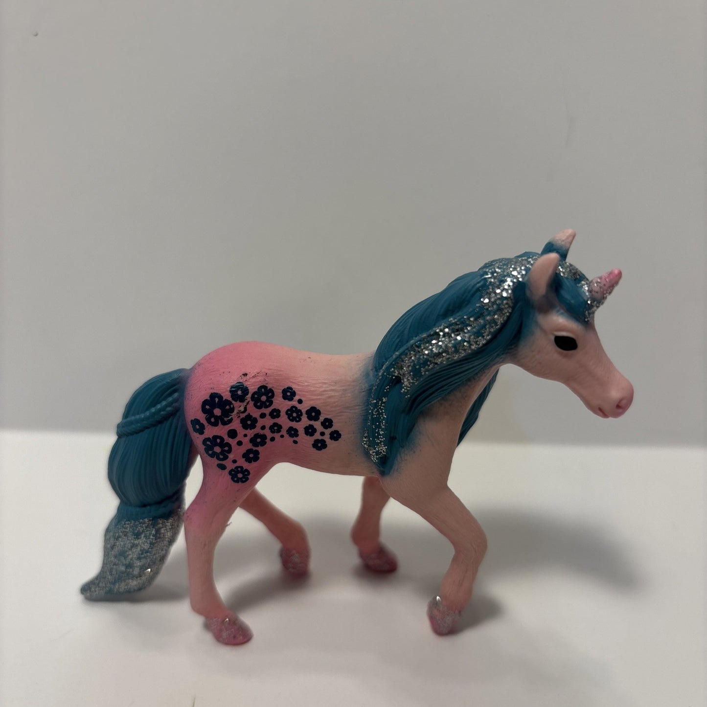 2018 Schleich Floral Pink with Blue Tail Unicorn Foal Horse Toy