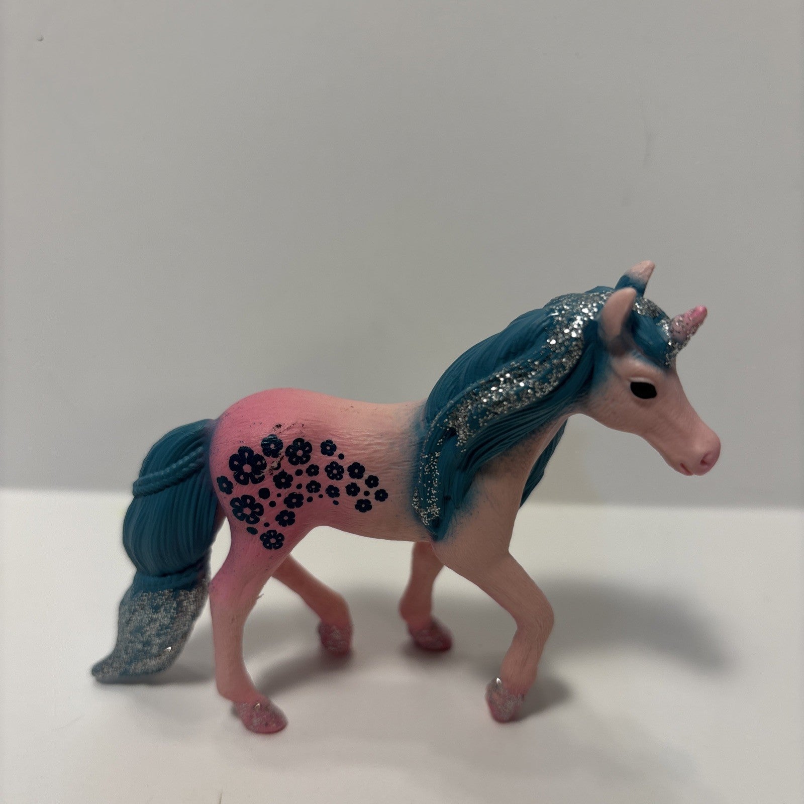2018 Schleich Floral Pink with Blue Tail Unicorn Foal Horse Toy