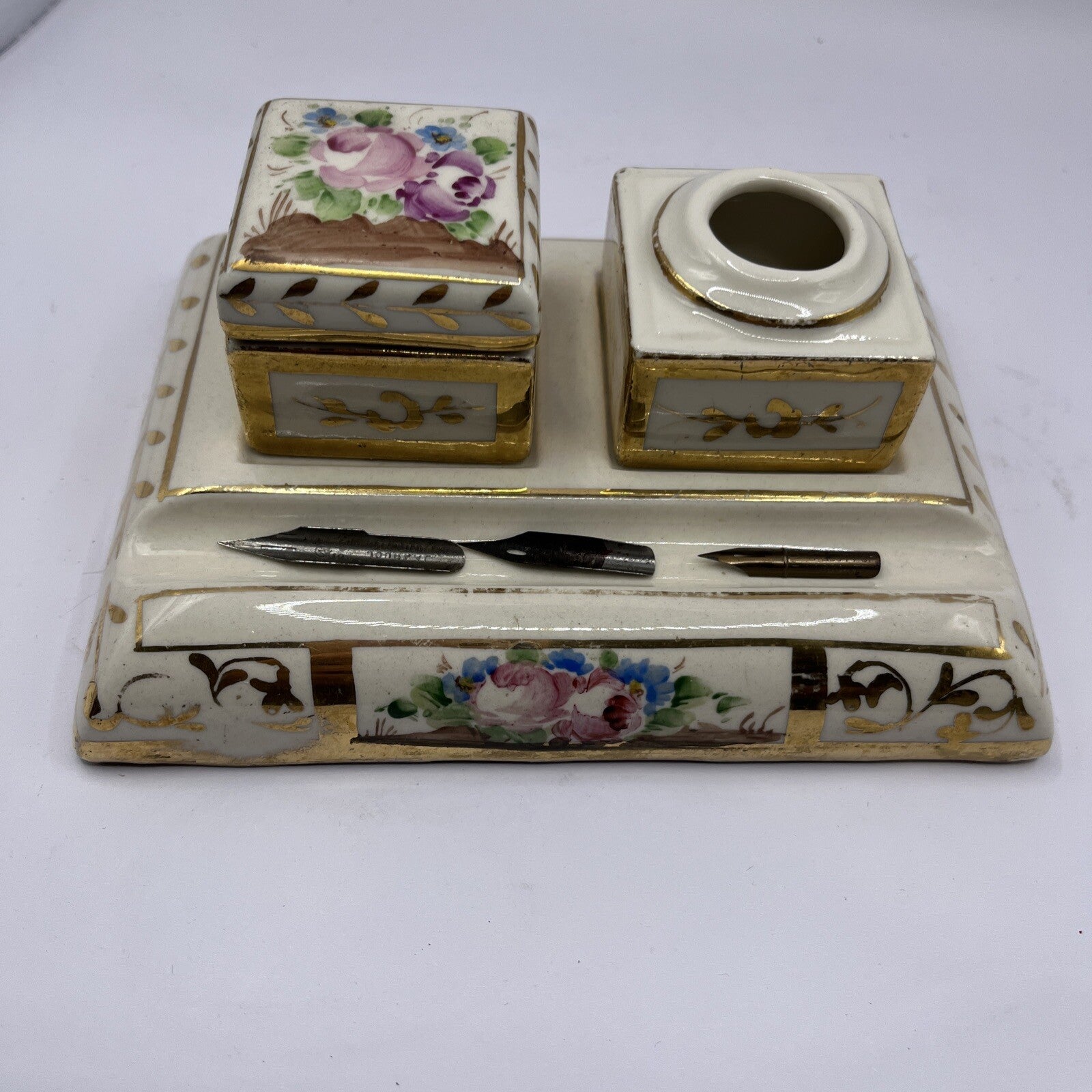 Lovely Victorian Antique Porcelain Floral Inkwell & Fountain Pen Gold Paint