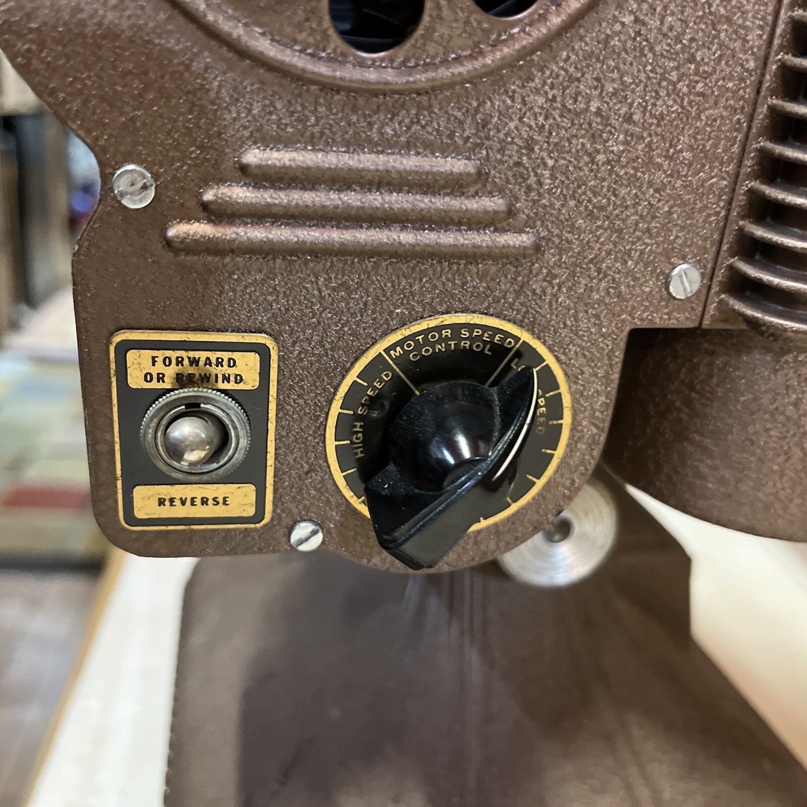 MOVIE PROJECTOR (KEYSTONE) works! ~BEAUTIFULLY DESIGNED  Regal K109 8mm