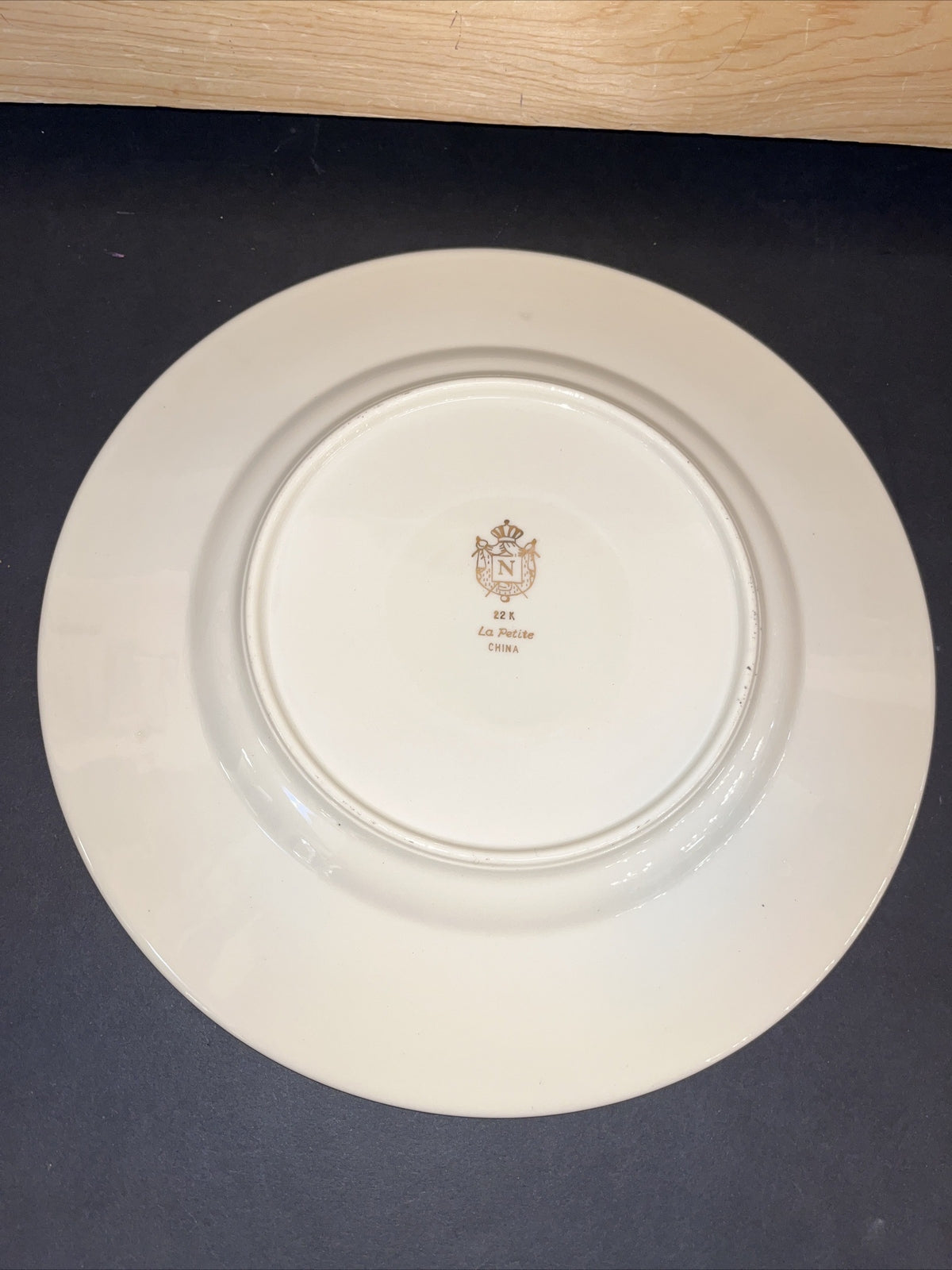 Vintage 1940s USA 10" Porcelain 22k Crest O Gold Plate