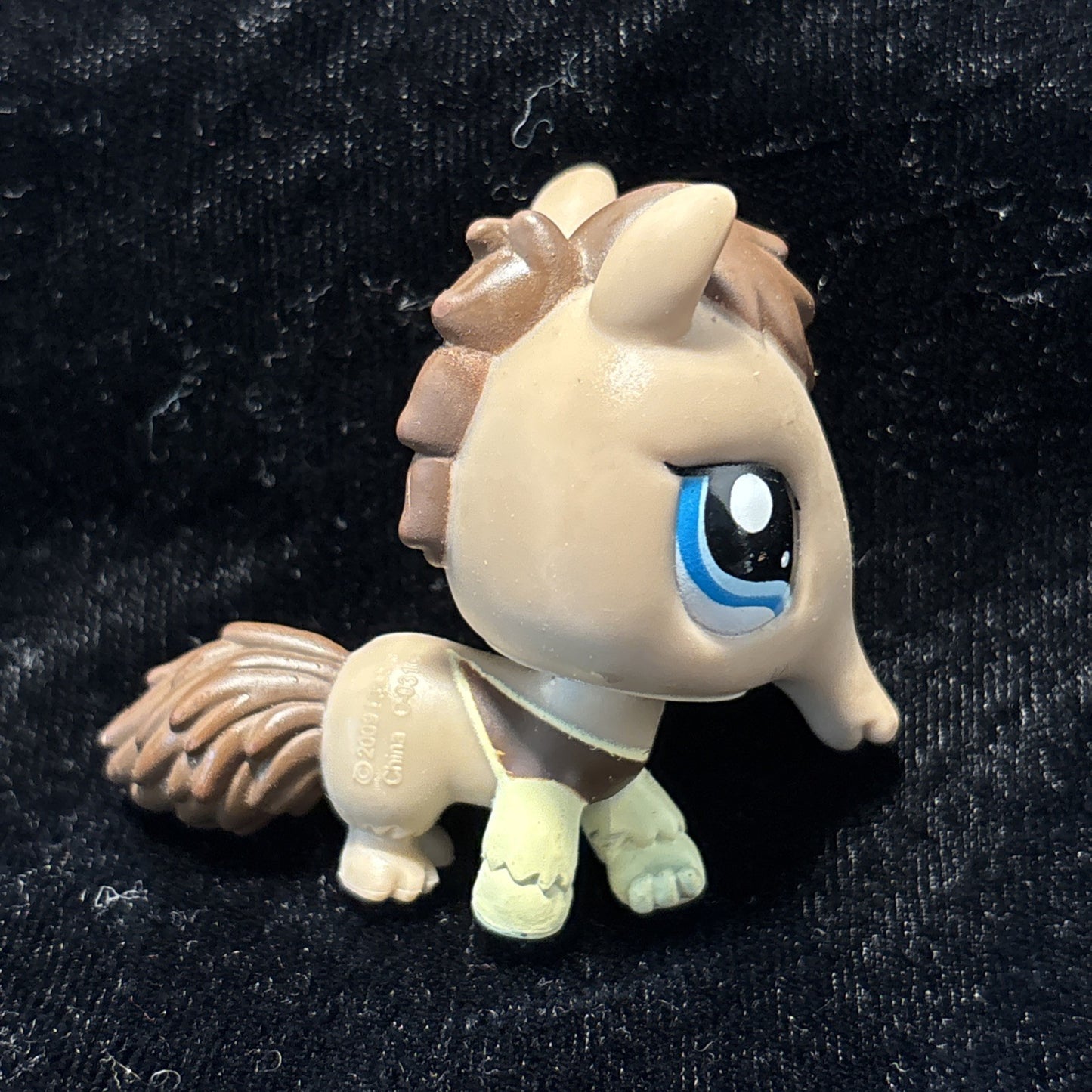 Littlest Pet Shop LPS Brown Anteater with Blue Eyes # 1518