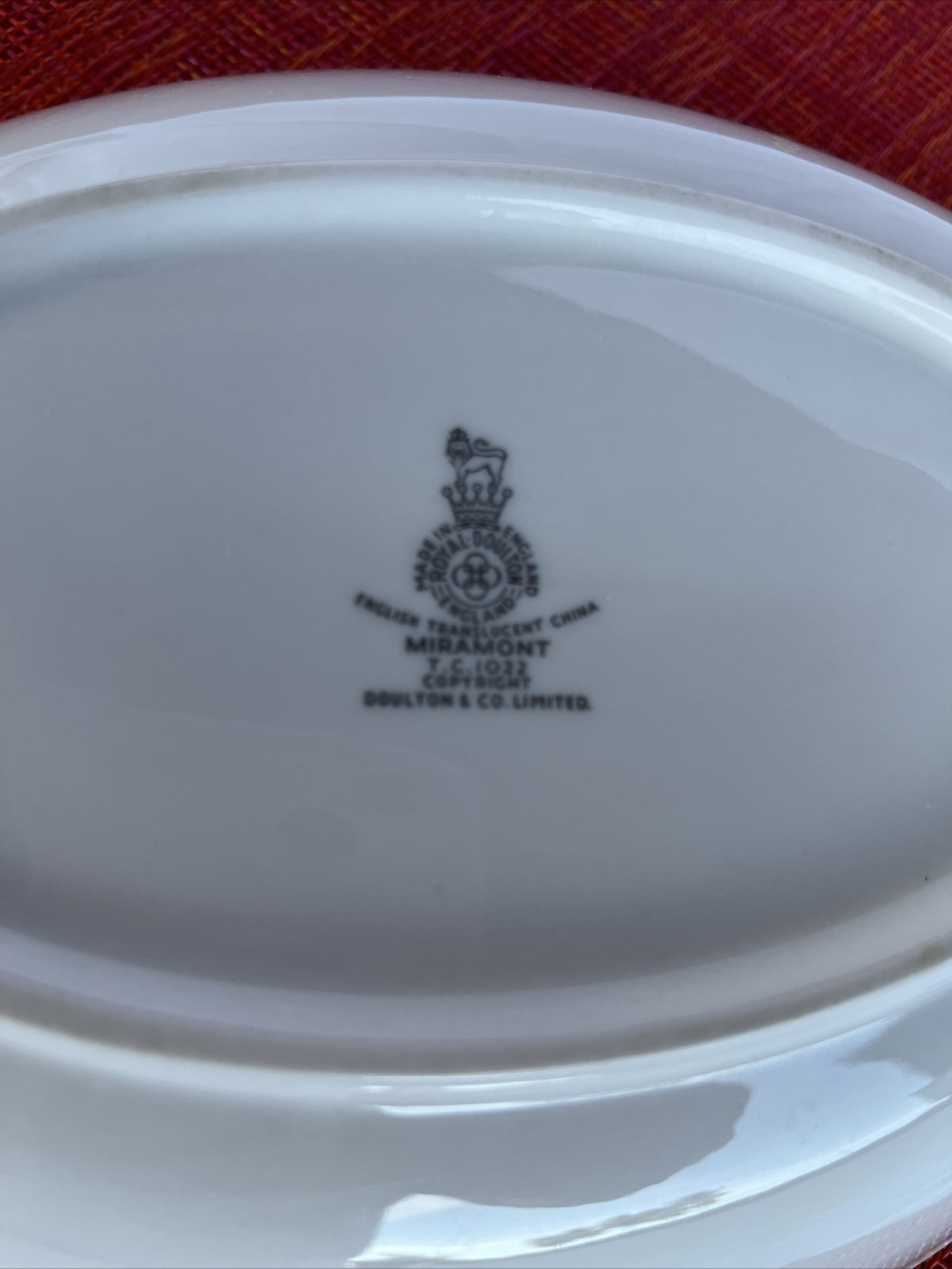 Royal Doulton MIRAMONT  9” X 7” Oval Serving Bowl TC1022 LIGHT USE.