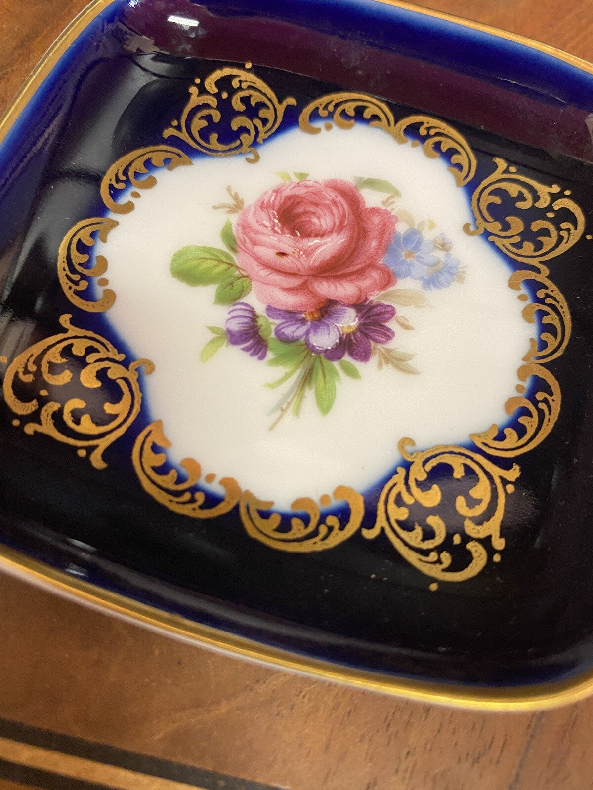 2.25 Vintage Echt Kobalt Blue Cobalt Gold Floral Rose Small Dish Western Germany