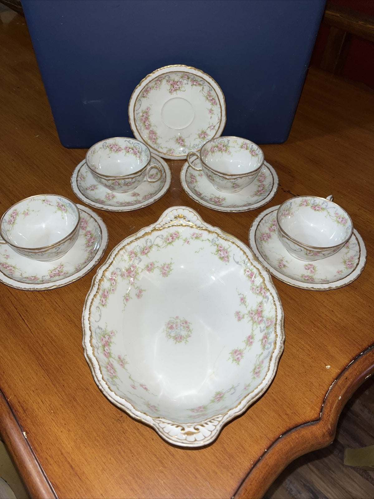 Haviland Limoges 4Tea Cup / Saucer & Serving Bowl- Double Gold Ribbon Flowers