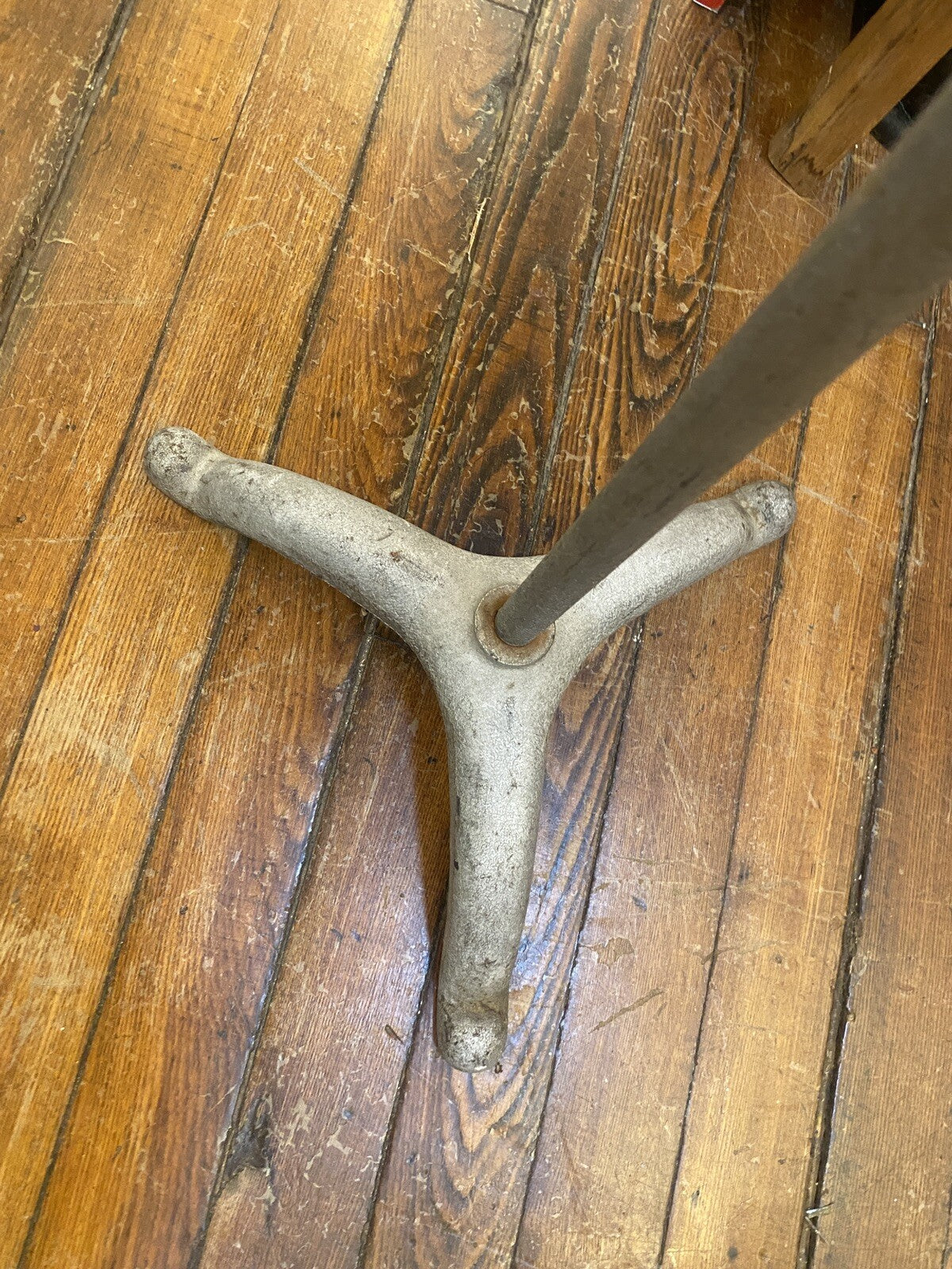 ANTIQUE Vintage Shampoo SHAVING STAND NECK TRAY INDUSTRIAL MEDICAL Cast Aluminum