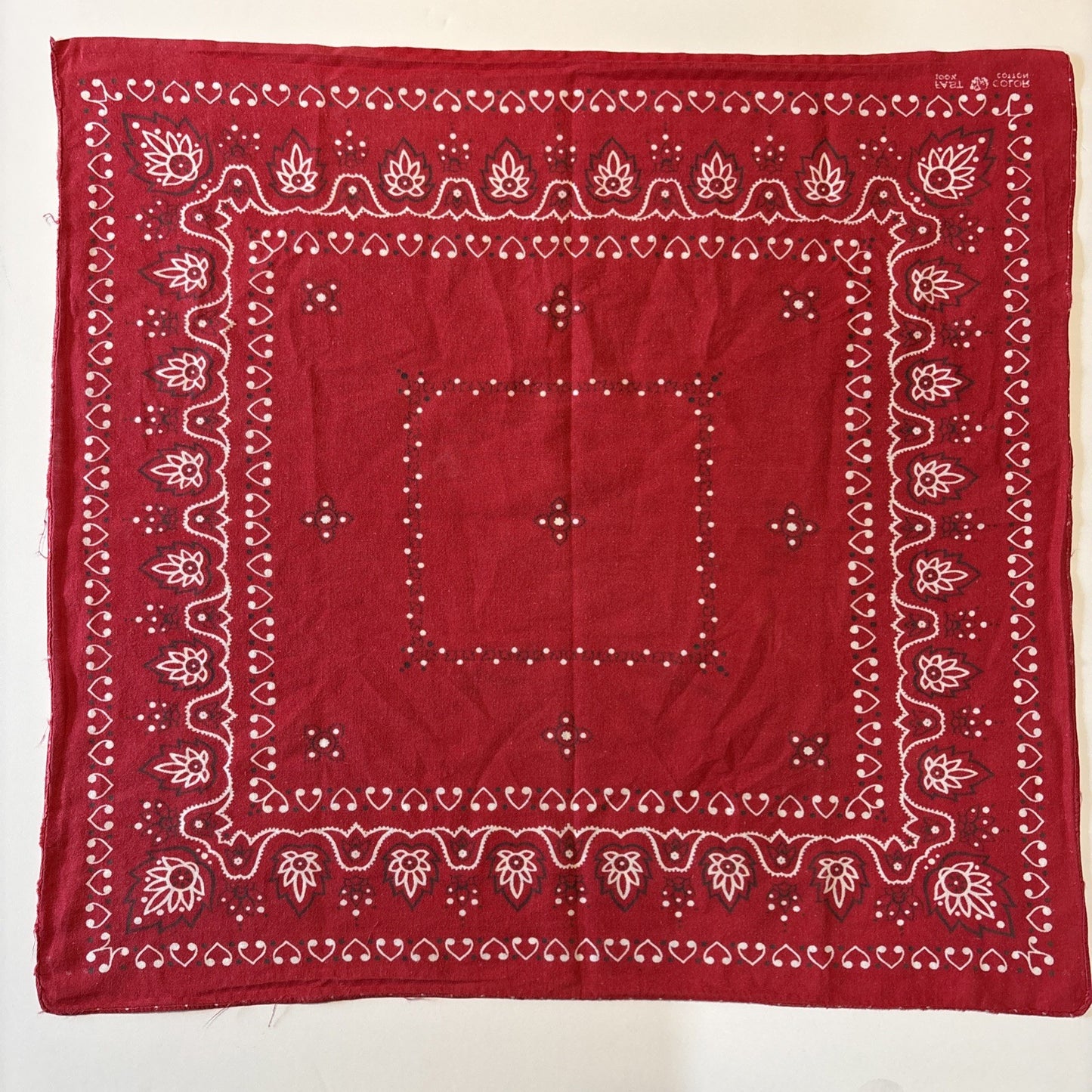 Vtg Elephant Trunk Down Red Paisley Bandana Fast Color 100% Cotton 21.25" x 20"