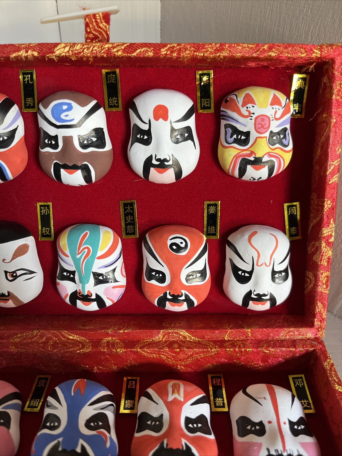 VINTAGE 20-PIECE SET MINIATURE CHINESE BEJING OPERA FACE MASKS HAND-PAINTED CLAY