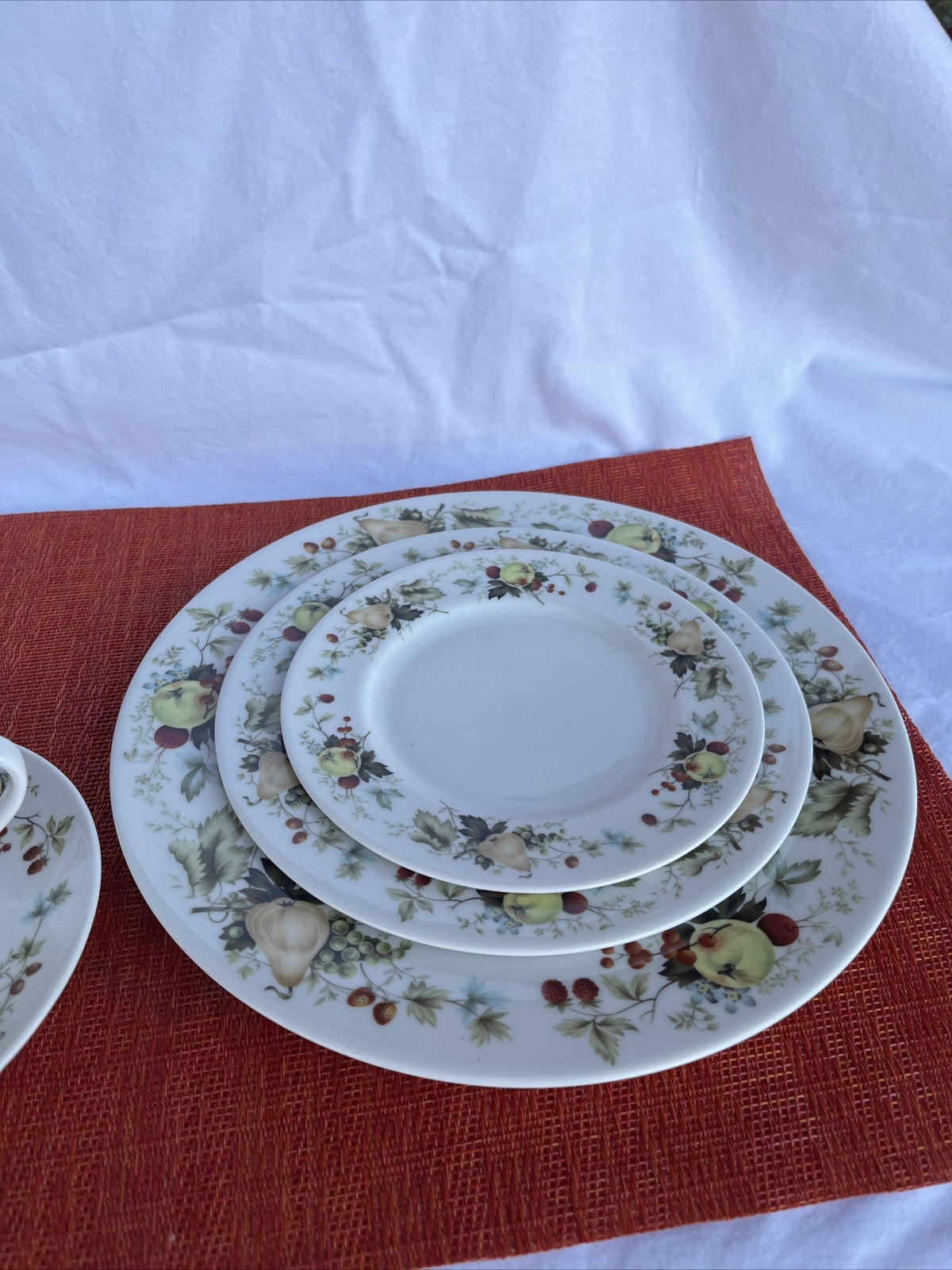 Royal Doulton MIRAMONT - 5 Pc Serving Set TC1022 LIGHT USE