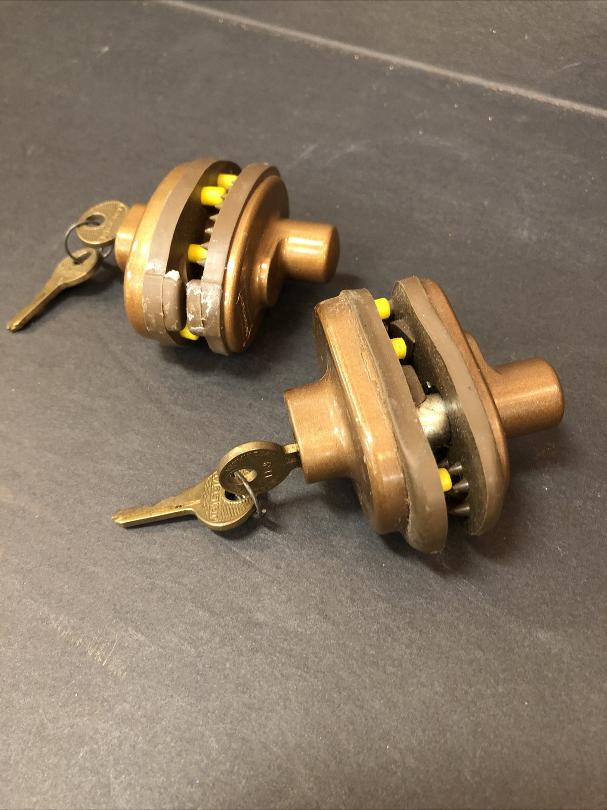 Lot of 2 master Trigger Locks padlocks with 2 keys each