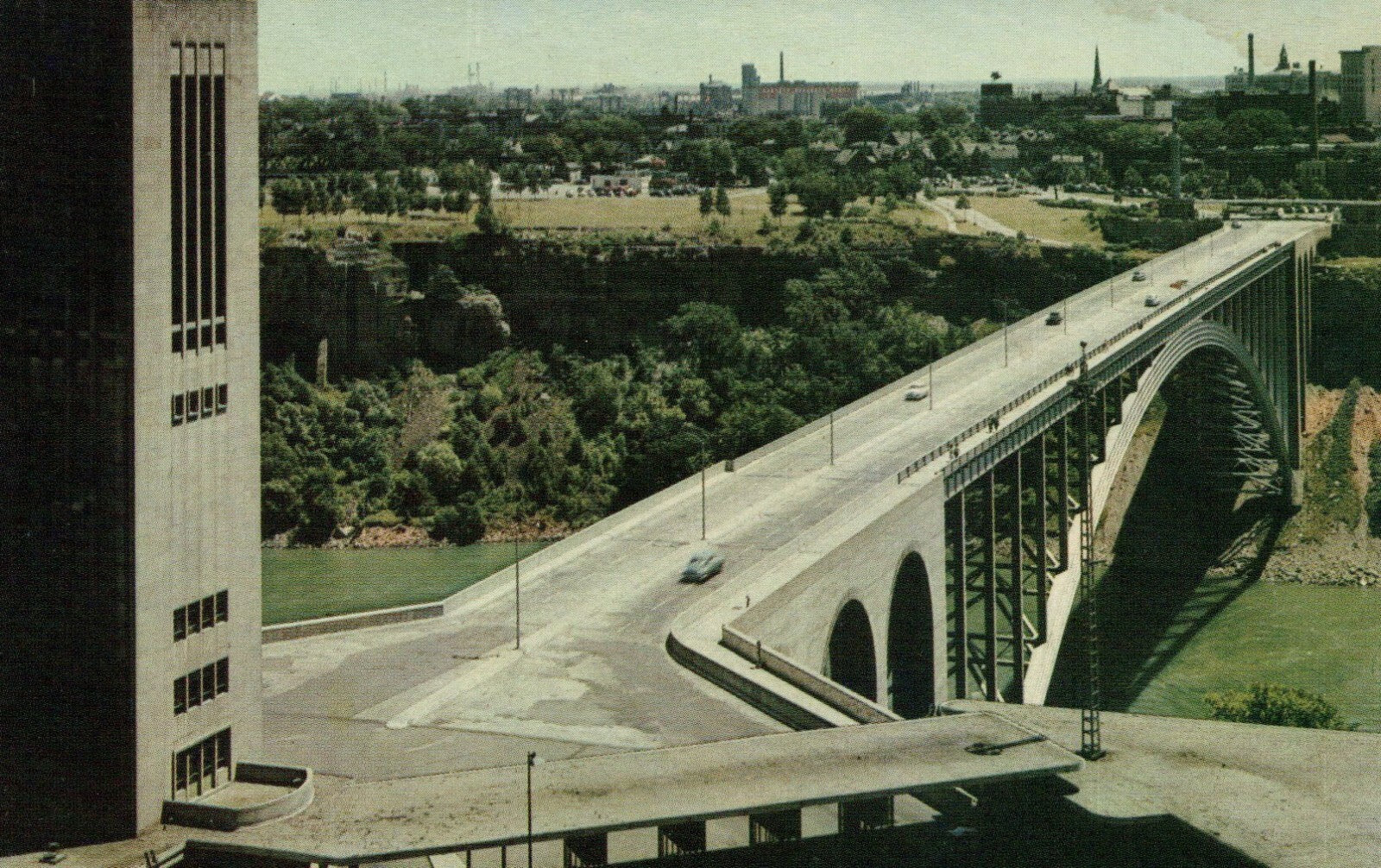 KN 15 Rainbow Bridge Carrillion Tower Bridge Postcard Niagara Falls Ontario 