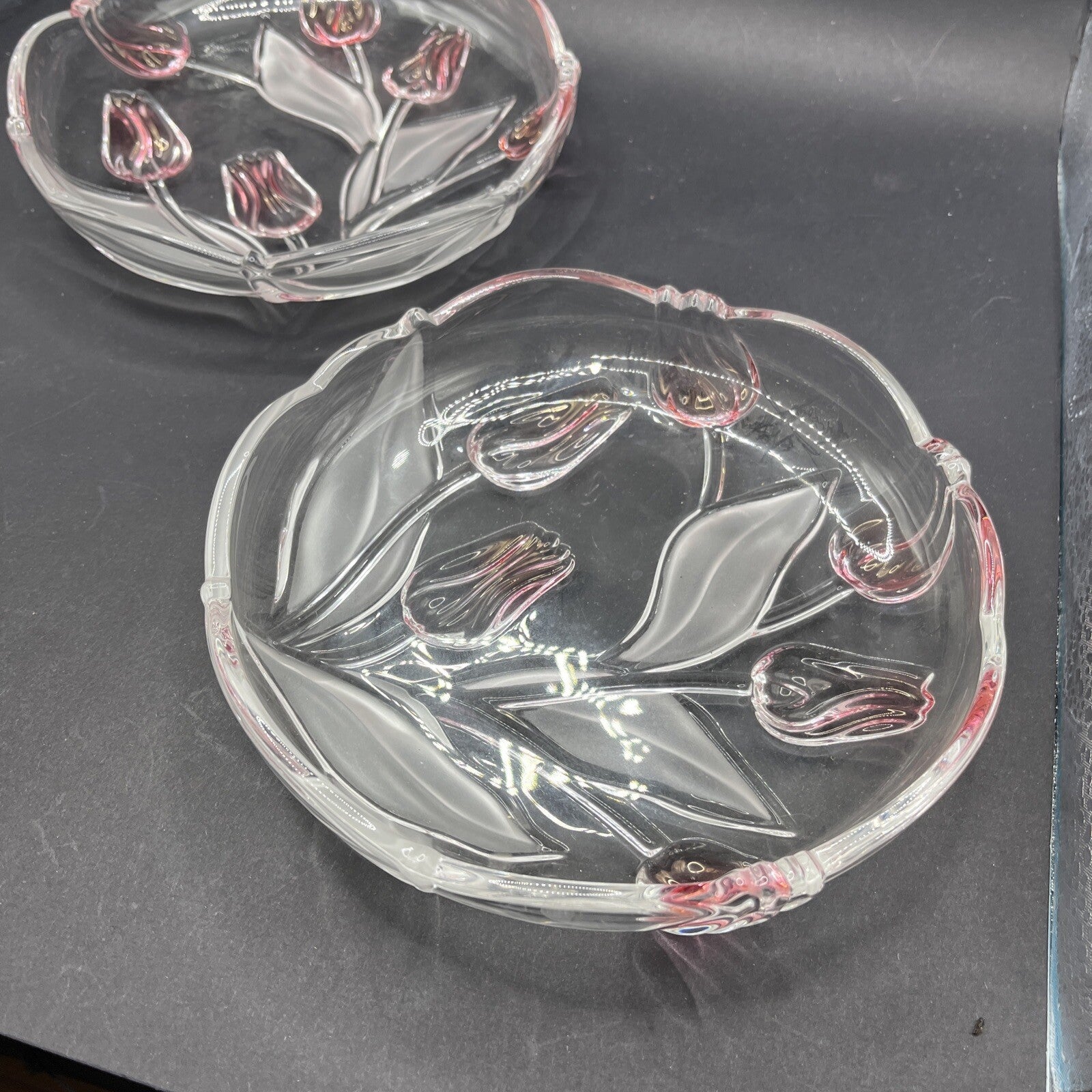 Mikasa 2 Crystal Clear Glass Tivoli Tulips 7" Candy Dish Bowl Green Red