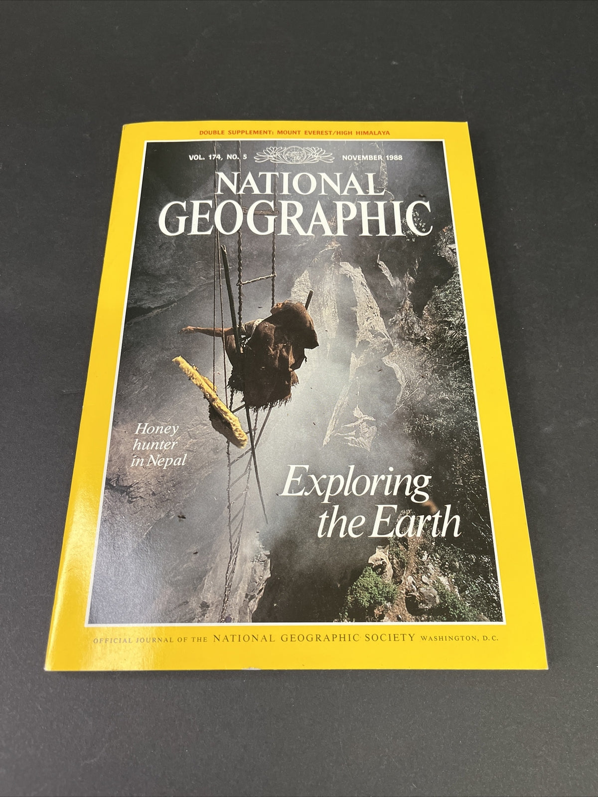 November 1988 National Geographic Exploring the Earth