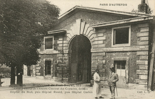 200 - Boulevard de Psrt-Royal, 111 French France Postcard
