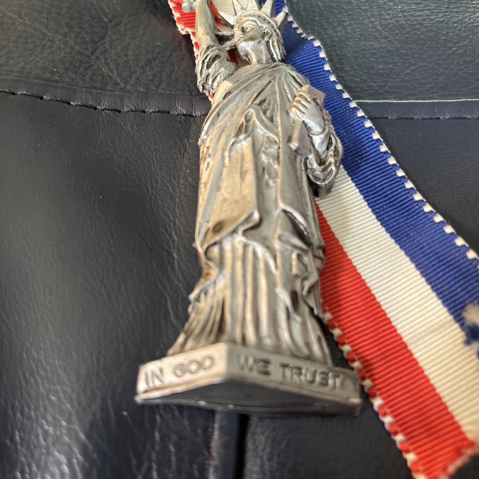 1977 Stuttbart Statue of Liberty Volkslauf. 6.5”