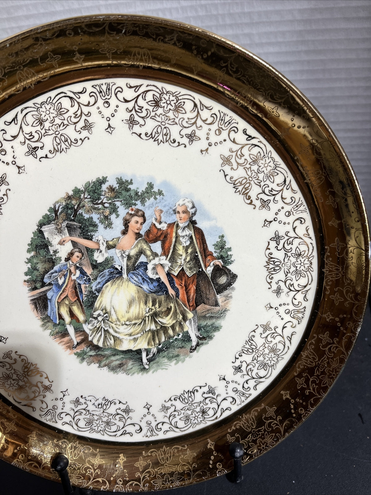 Vintage Sabin Crest of Gold Warranted 22k Dinner Plate Signed