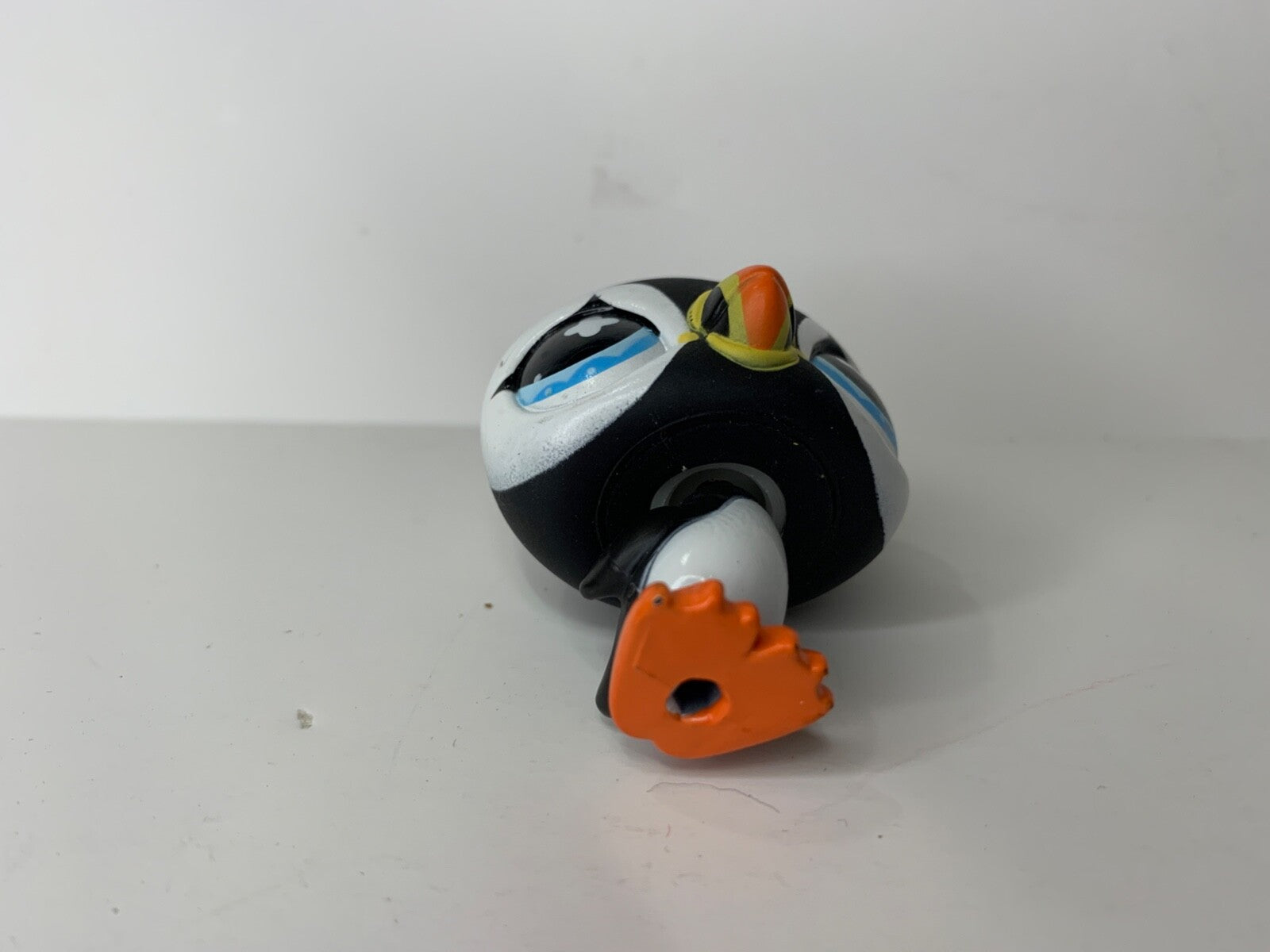 Littlest Pet Shop #654 Penguin Authentic LPS Animal Figure