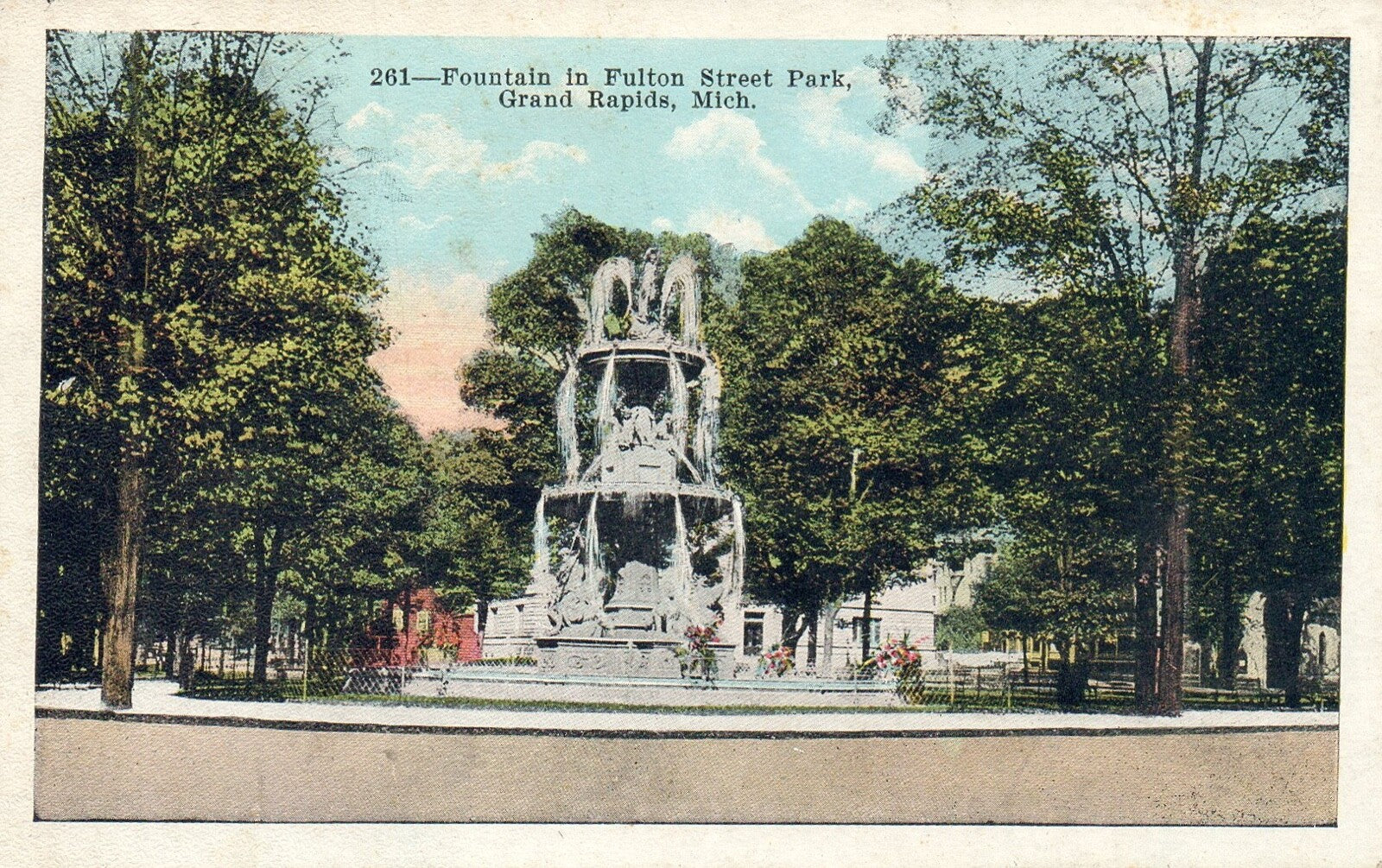 Fountain in Fulton Street Park in Grand Rapids MI MICH MICHIGAN Postcard