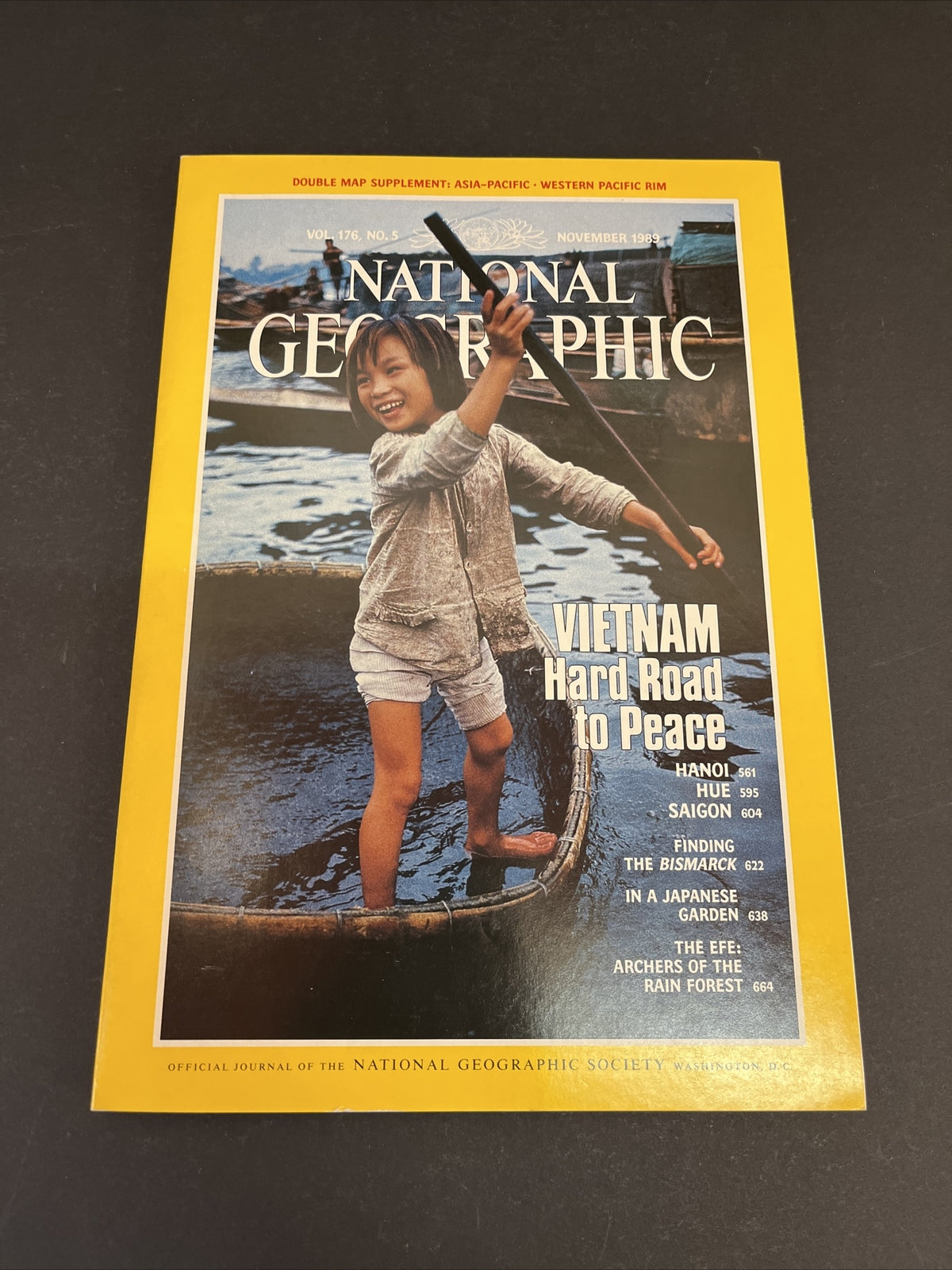 November 1989 National Geographic Magazine "Vietnam Hard Road to Peace"