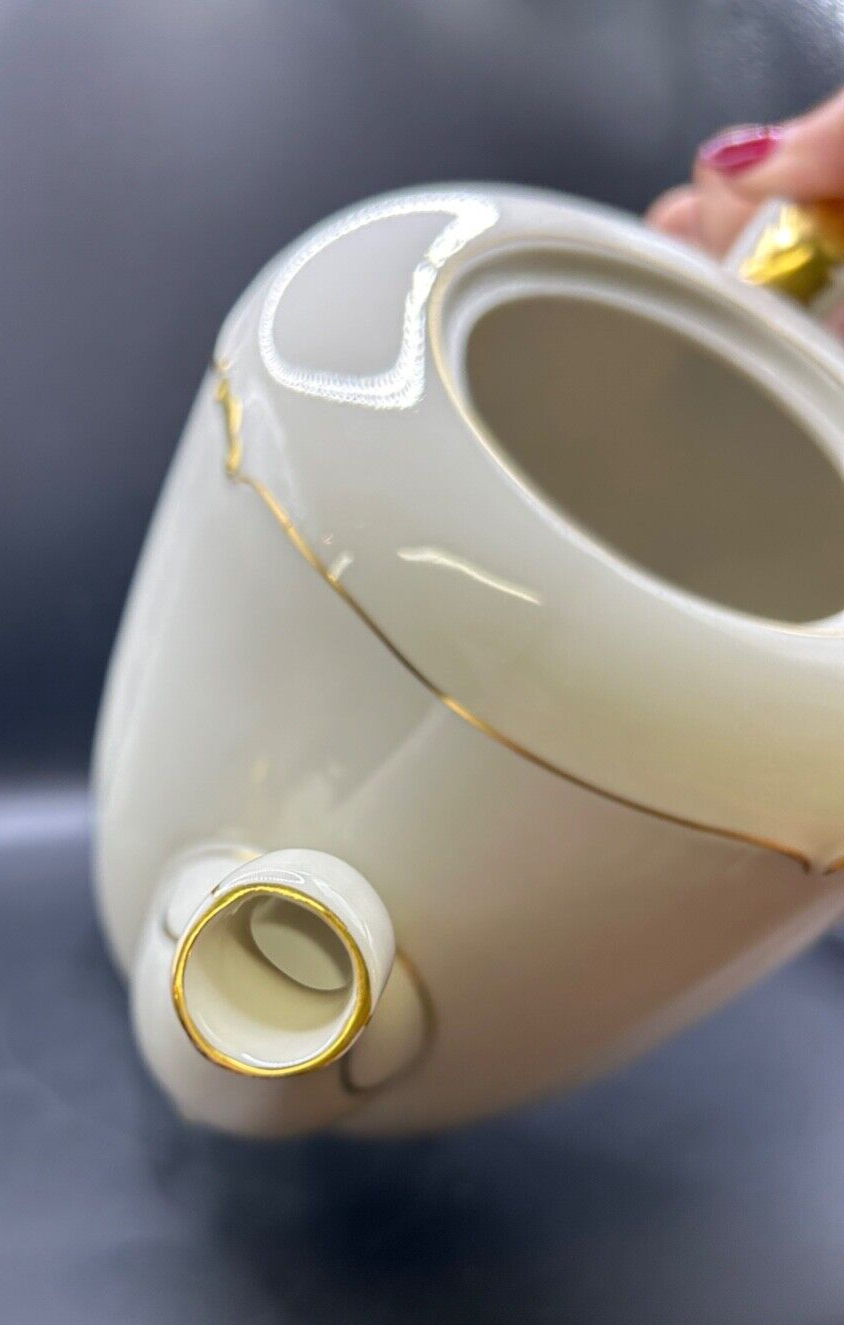 RARE Waldershof Bavaria Germany Tea/Coffee Pot with Lid Cream with Gold Rim