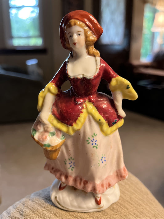 VINTAGE: OCCUPIED JAPAN PORCELAIN LADY FIGURINE ~~ HAND PAINTED