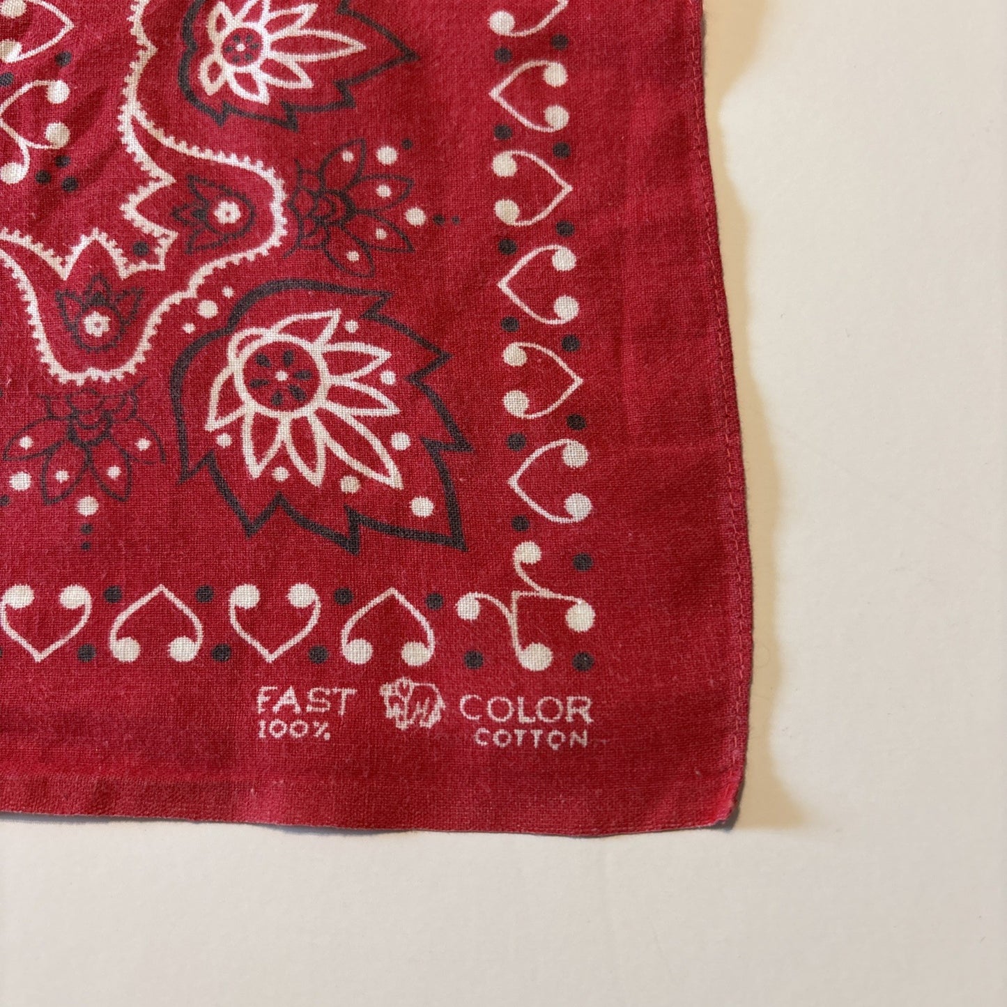 Vtg Elephant Trunk Down Red Paisley Bandana Fast Color 100% Cotton 21.25" x 20"