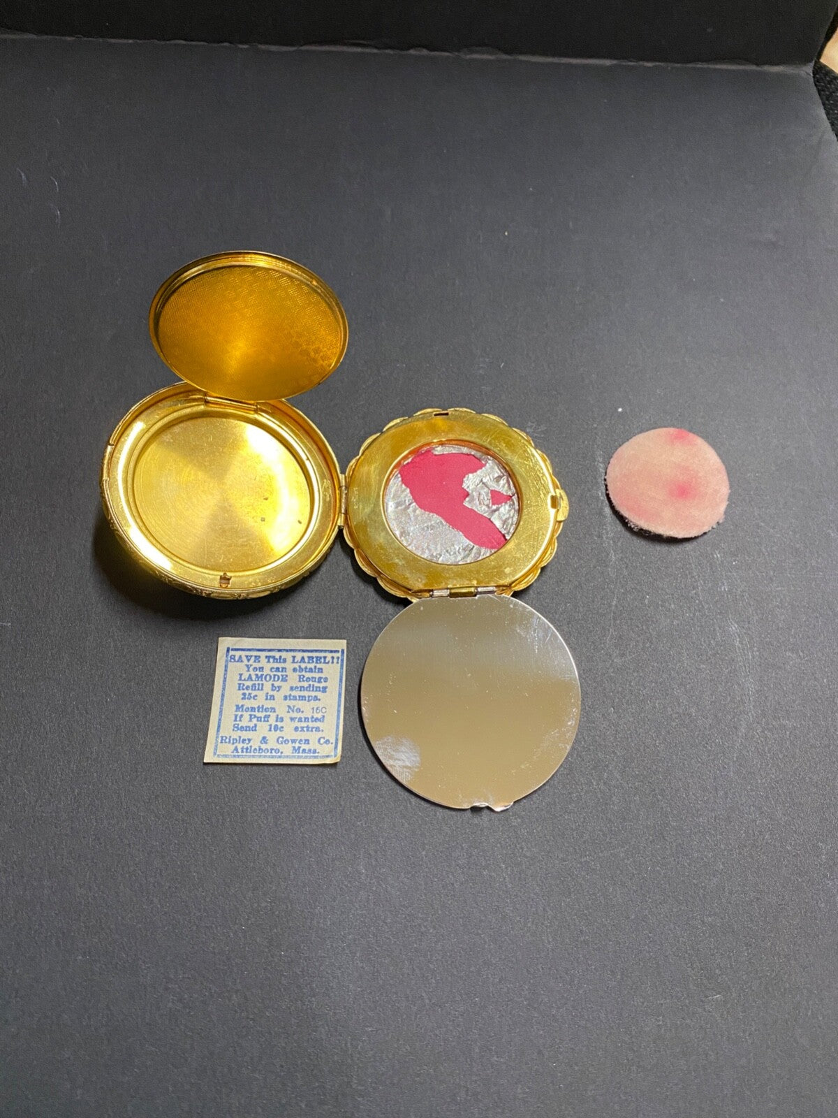 VTG R&G CO. PASTEL YELLOW ENAMEL HAND PAINTED FLOWERS POWDER & BLUSH COMPACT