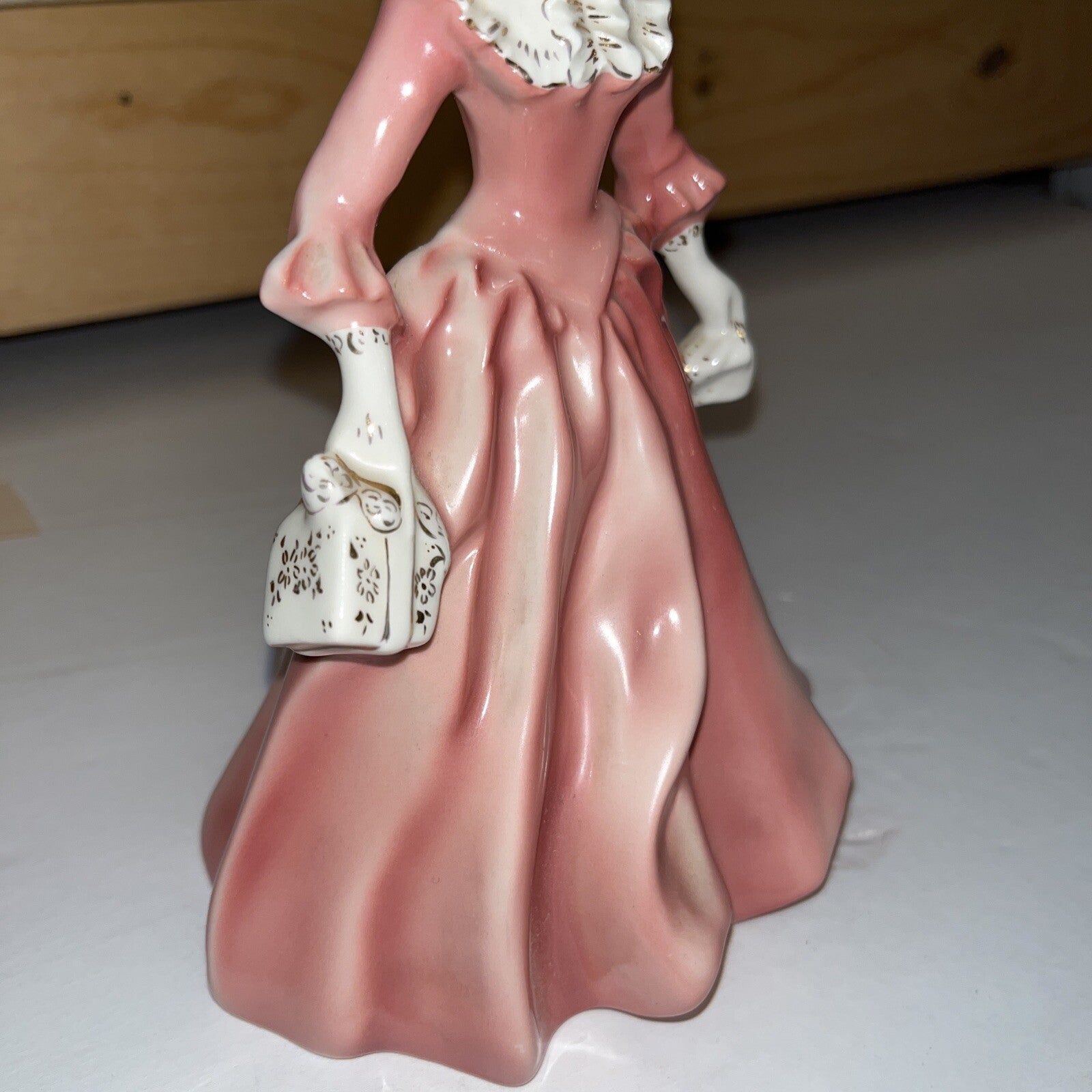 VINTAGE FLORENCE CERAMICS PASADENA CALIFORNIA JULIE 7.5”LADY FIGURINE