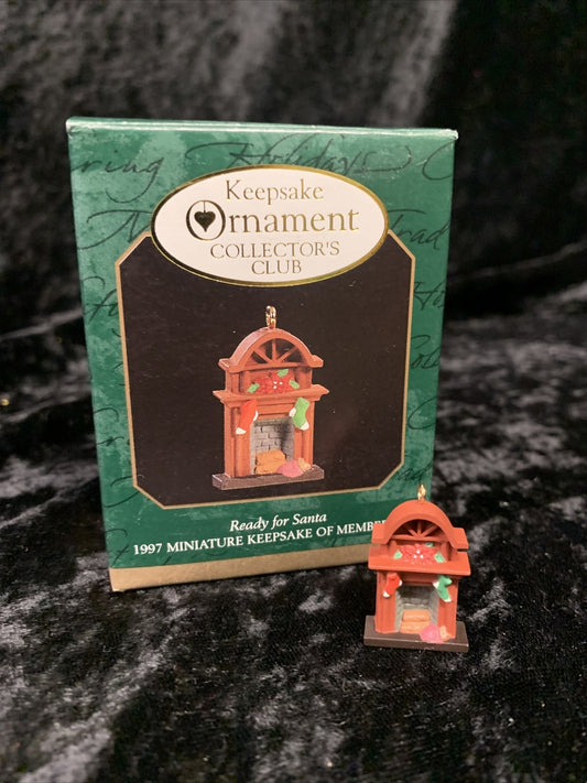 Vintage 1997 Miniature Hallmark Keepsake Membership Ornament "Ready for Santa"