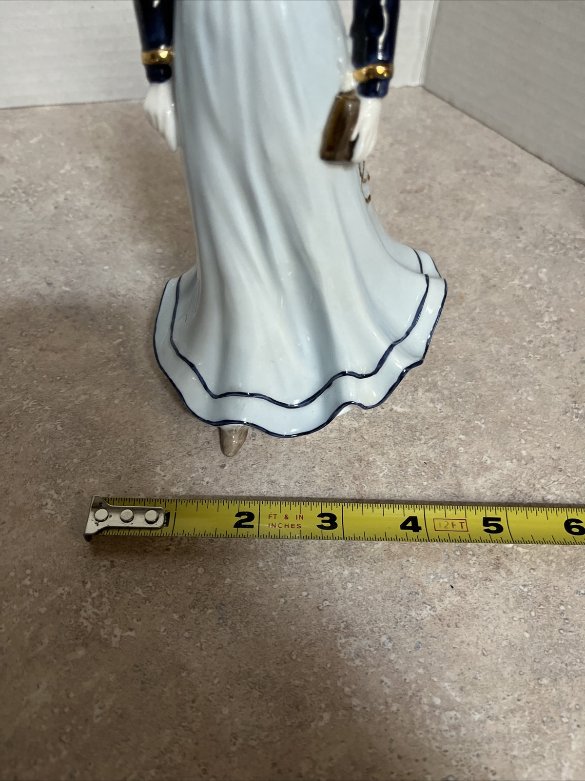 Coalport Bone China Limited Edition "Anne" Past Times Figurine #784