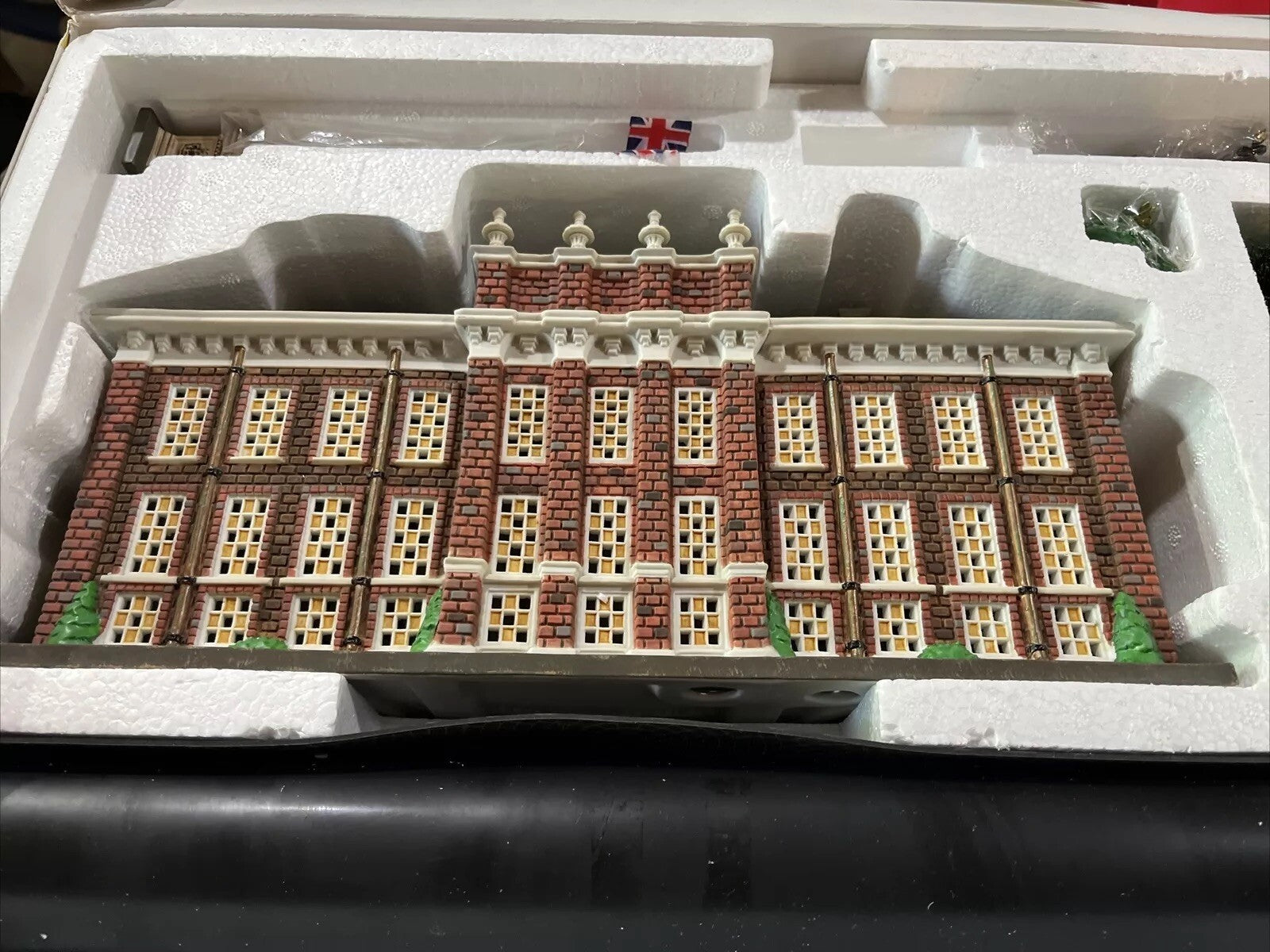 NEW Department Dept 56 Kensington Palace Dickens Village Series 58309 1998