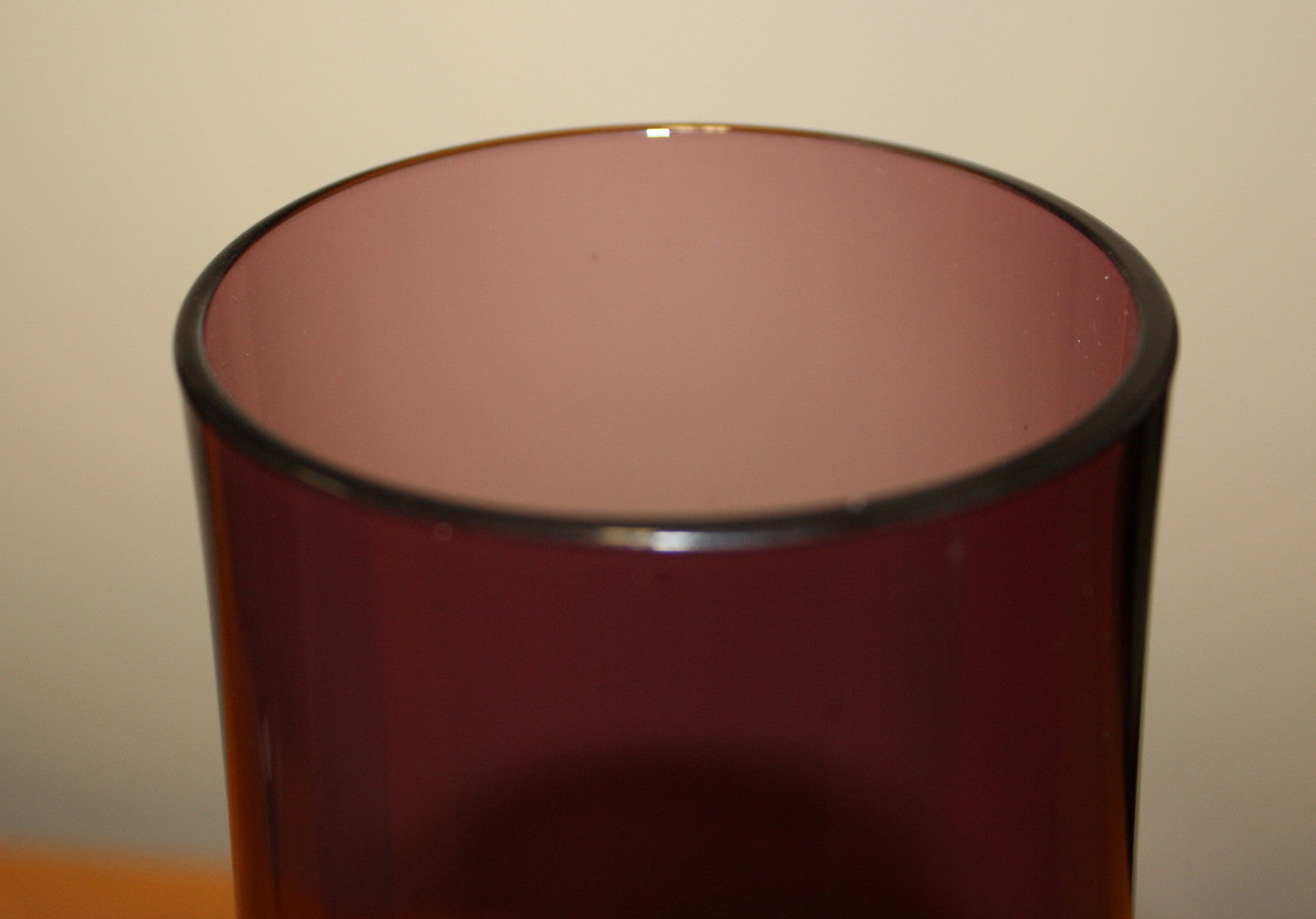 Elegant 10" Amethyst Vase Riihimaen Lasi Tamara Aladin #1374