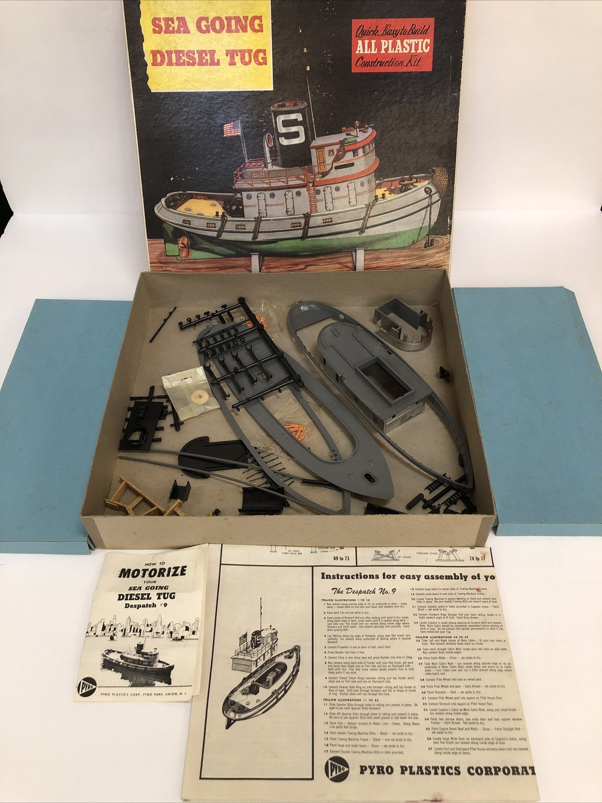 Vintage Pyro Sea-Going Diesel Tug "Despatch No. 9" Plastic Model Kit #207 