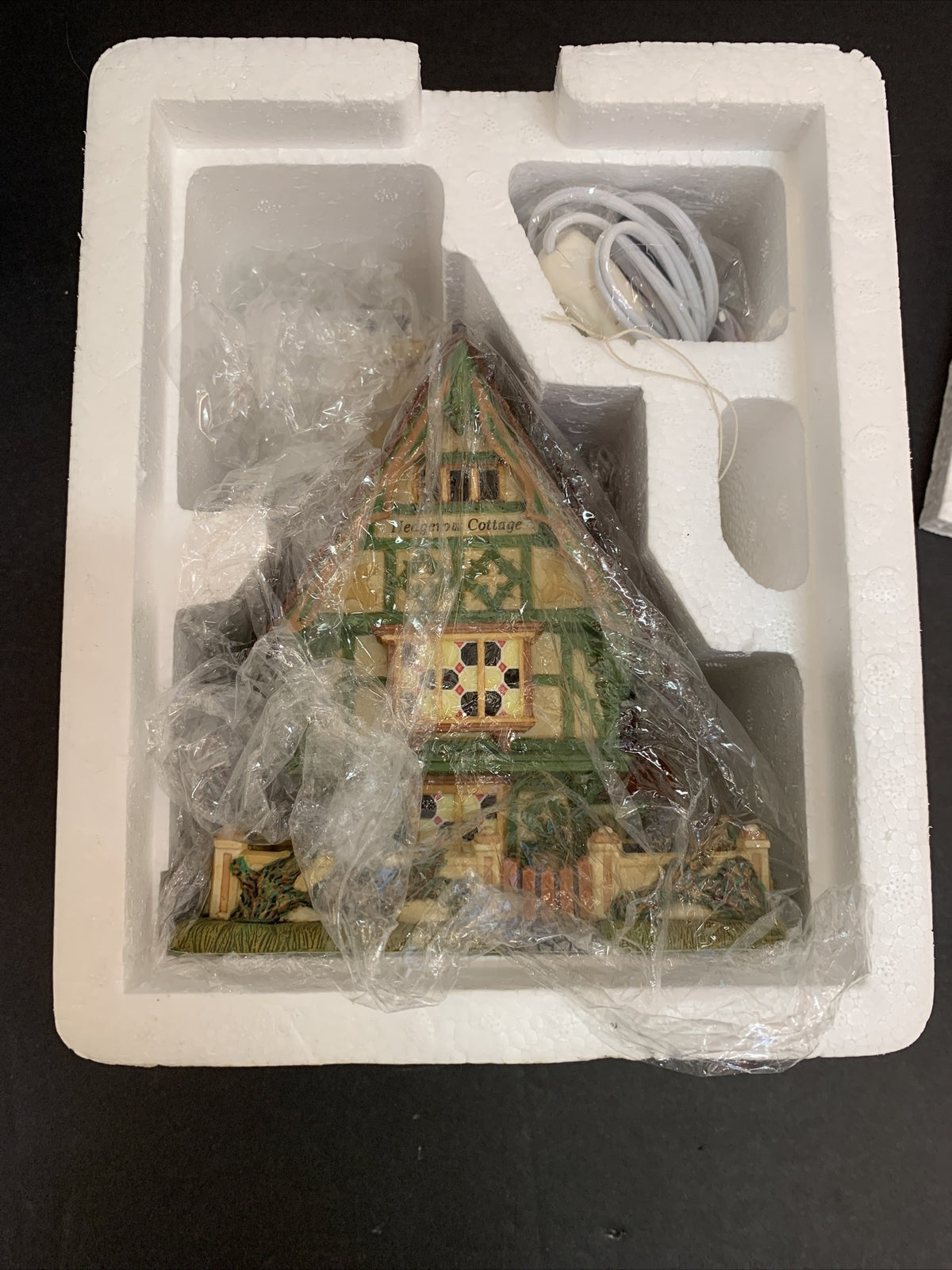 Department 56 Dickens Village - "Hedgerow Garden Cottage"