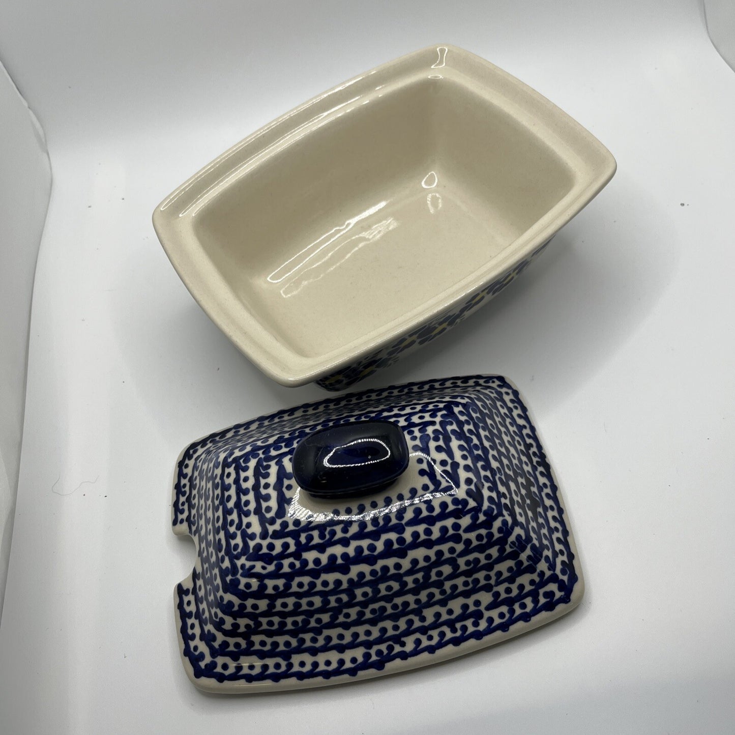 Boleslawiec Polish Pottery Covered Dish w/Spoon Slot 6.75" Yellow/Blue No Spoon